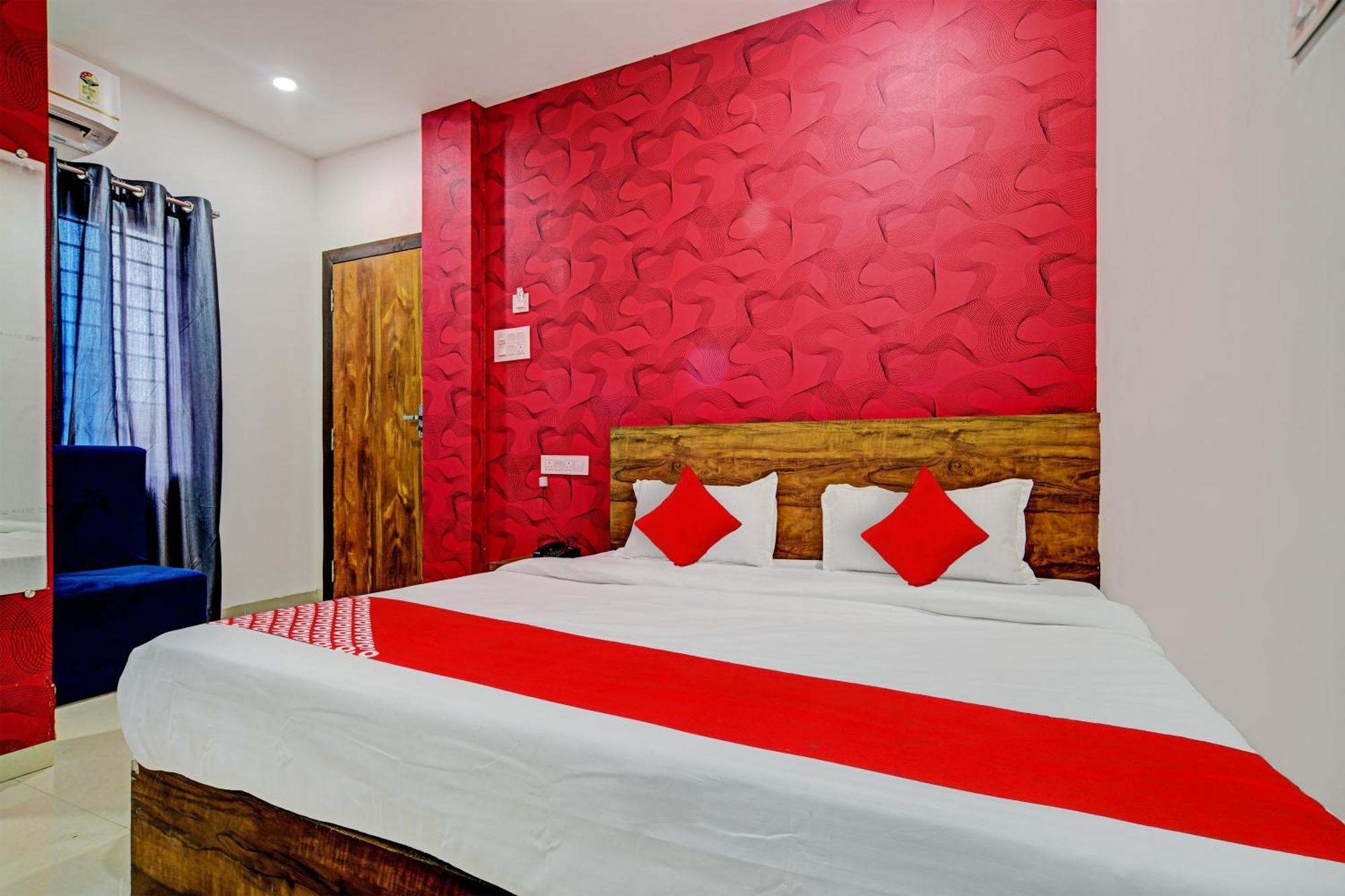 Oyo Flagship Blue Tick Hotel
