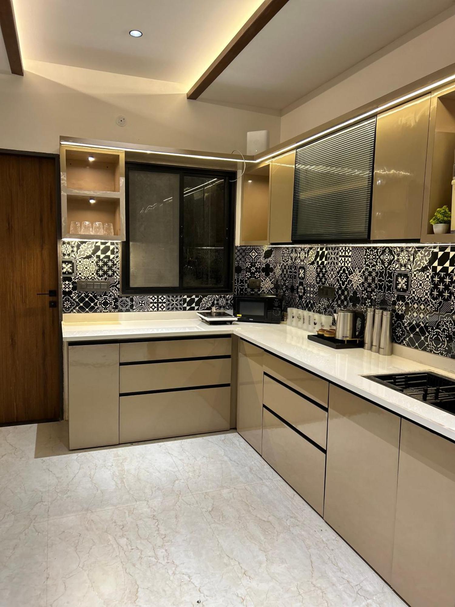 Andaz Premium Luxe - By Hyphn