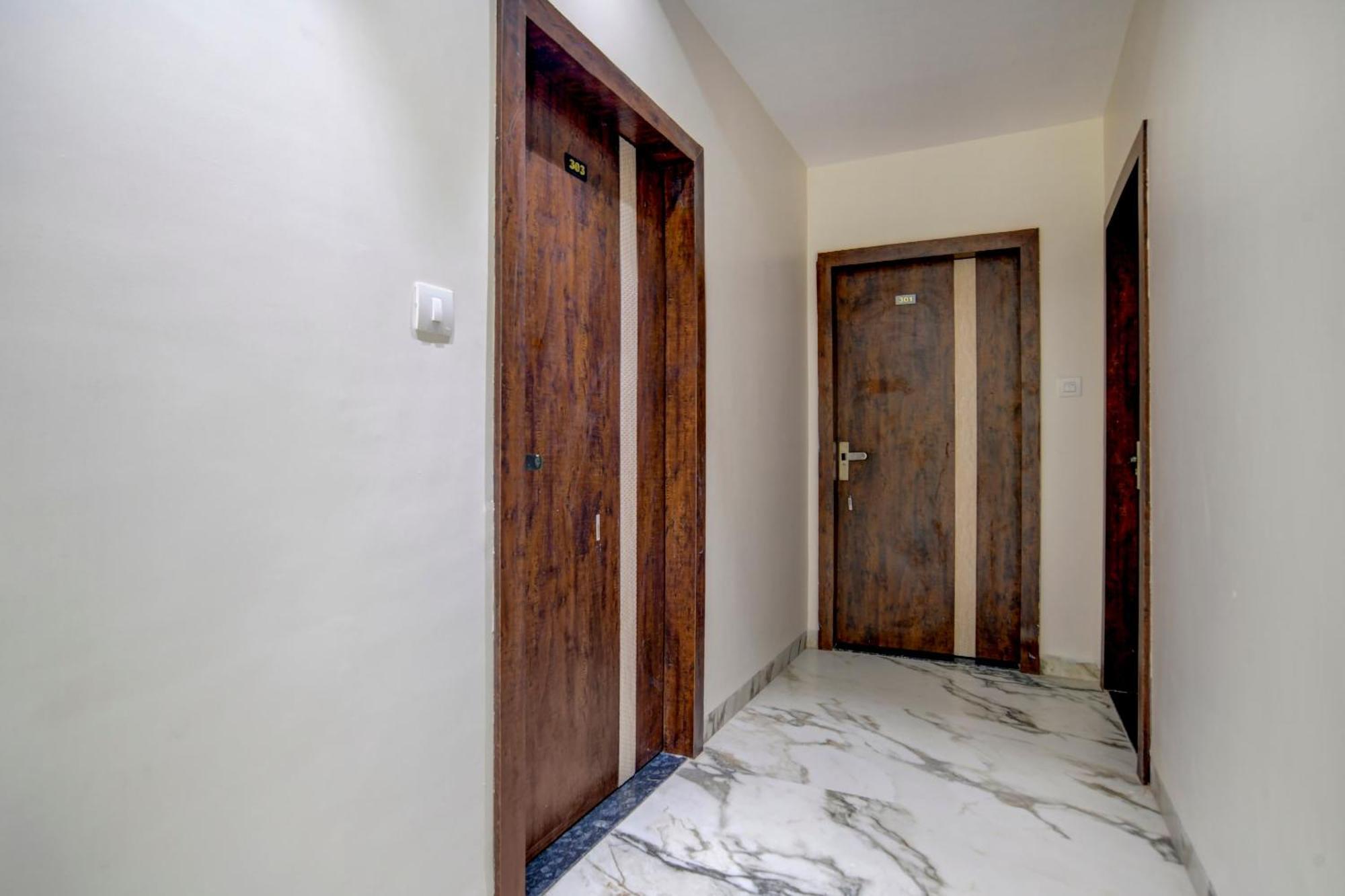 Hotel Super Capital O Abri Krishna 3*