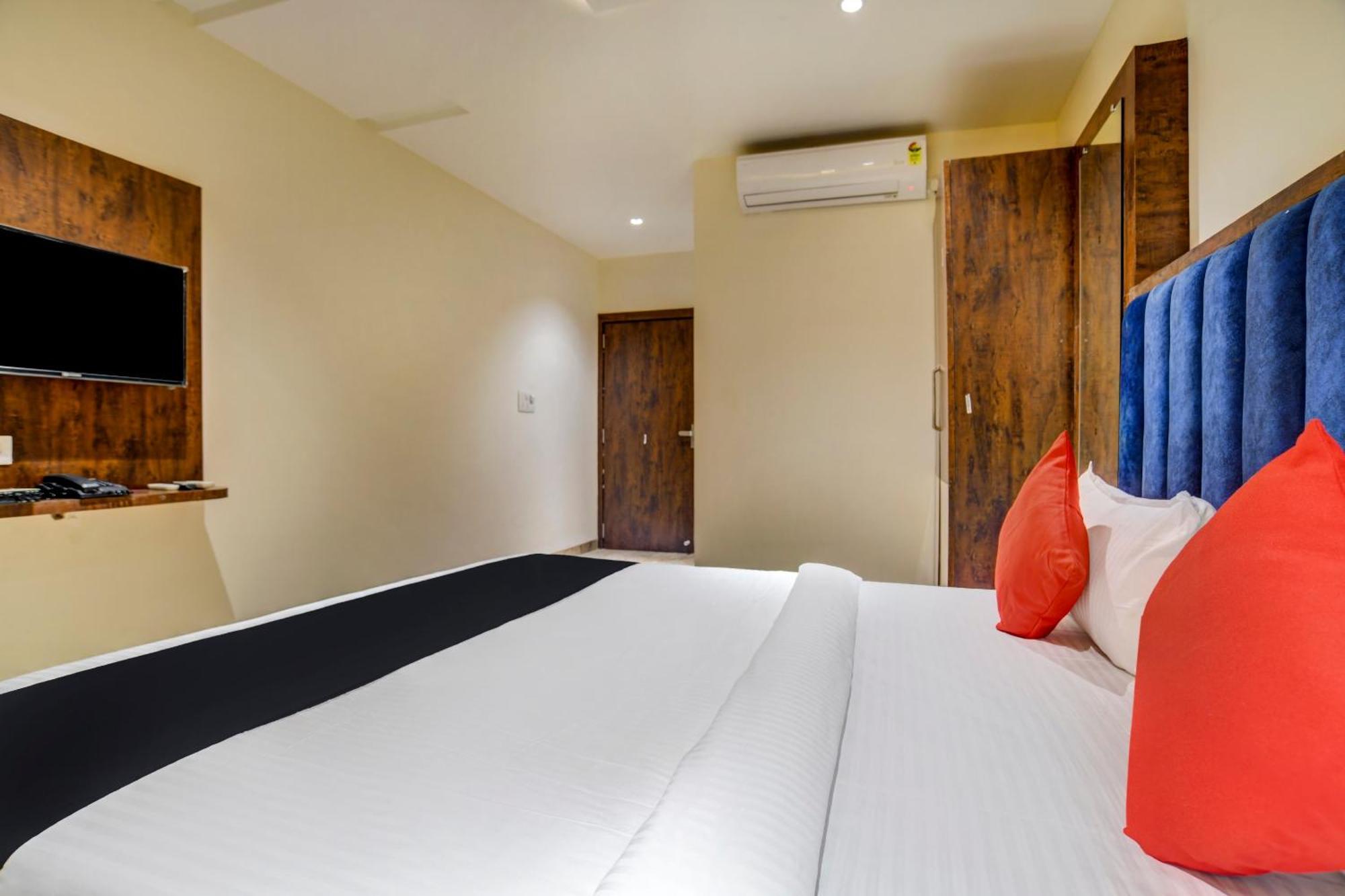 Hotel Super Capital O Abri Krishna Indore