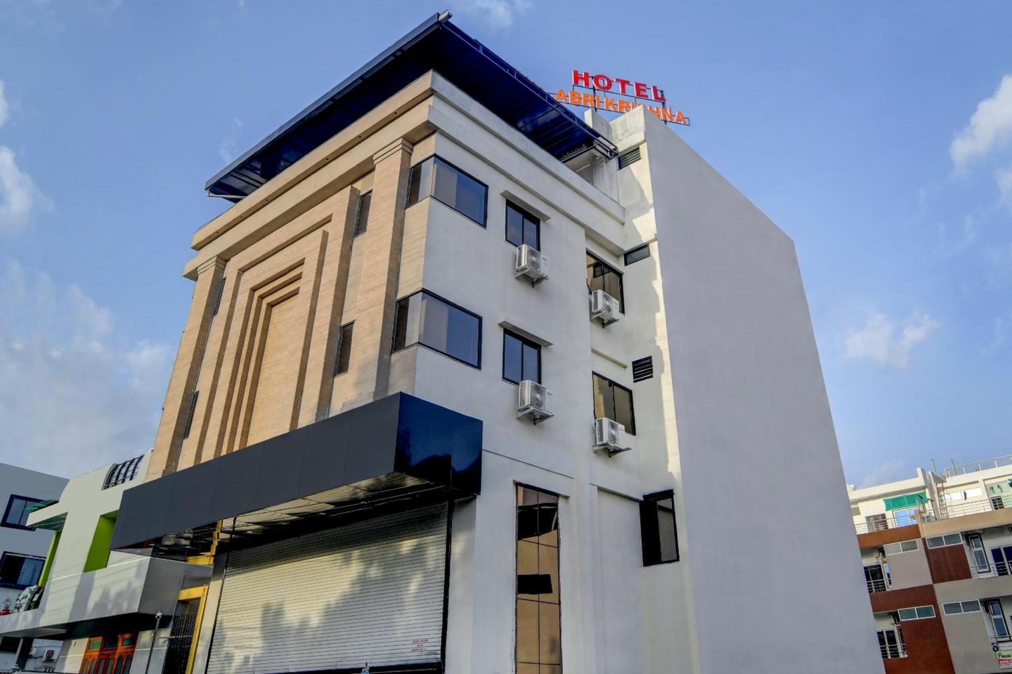 Super Capital O Abri Krishna Hotel 3*