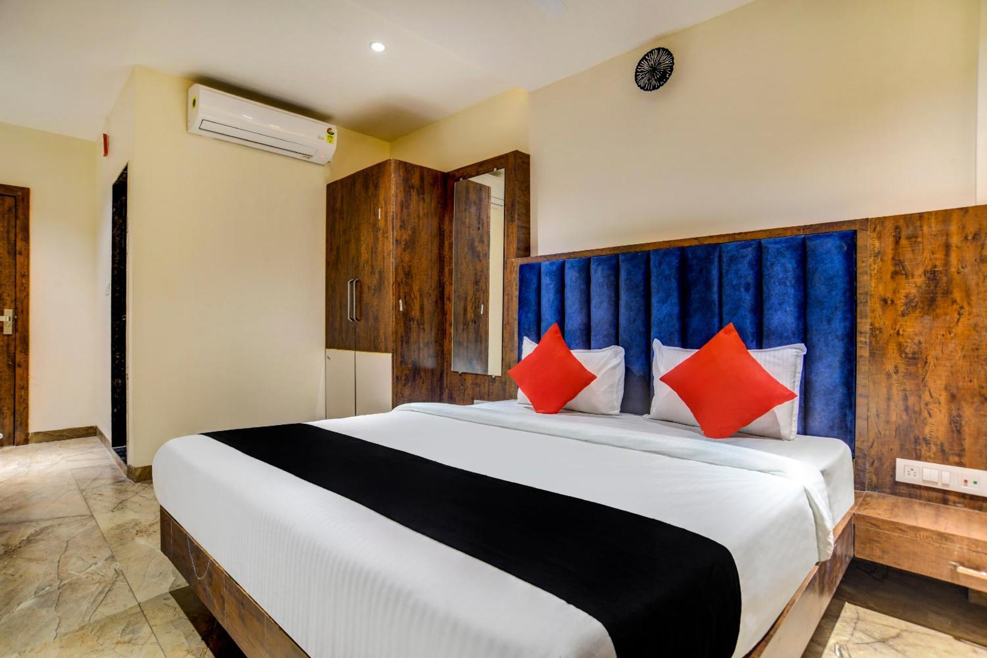 Super Capital O Abri Krishna Hotel Indore
