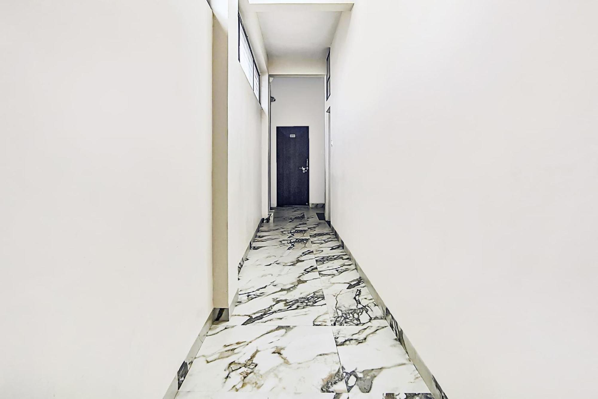 Collection O Verena Hotel Indore