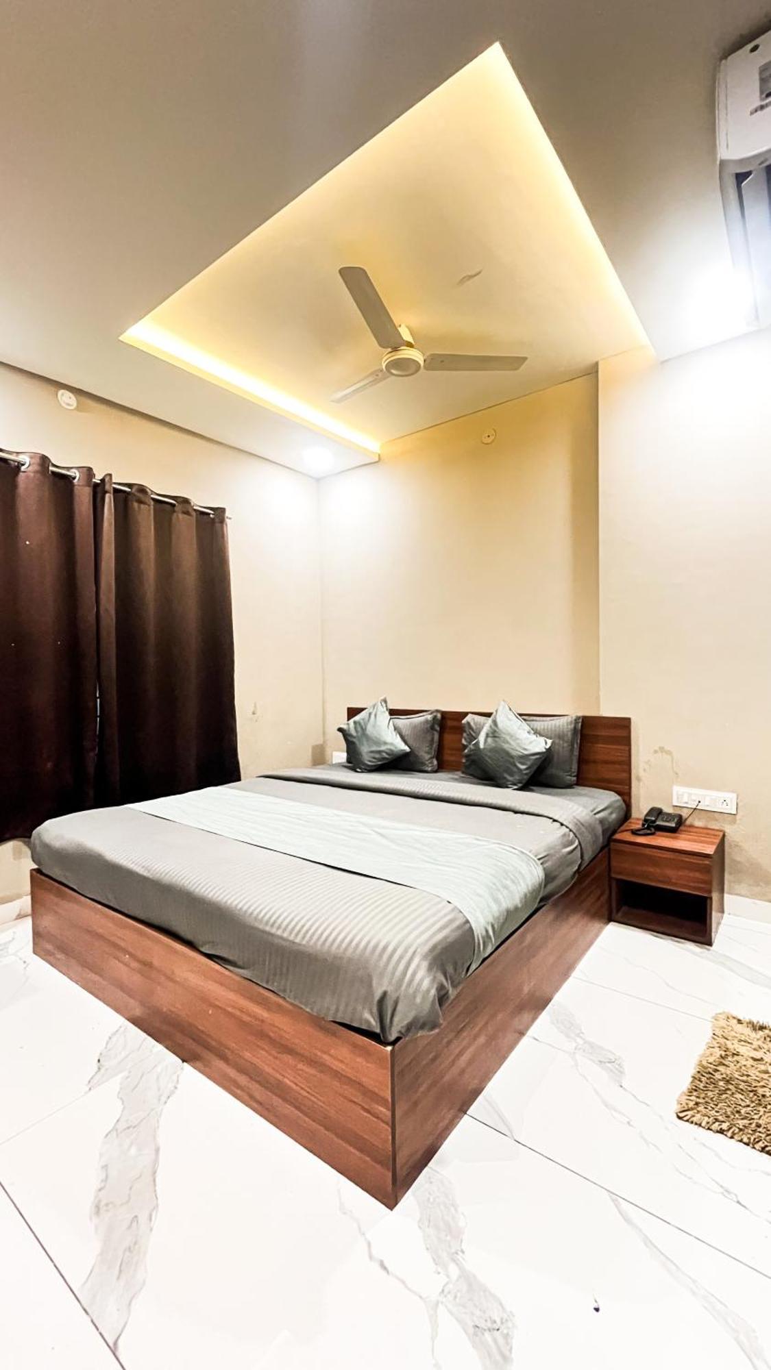 Golden Glory Hotel
