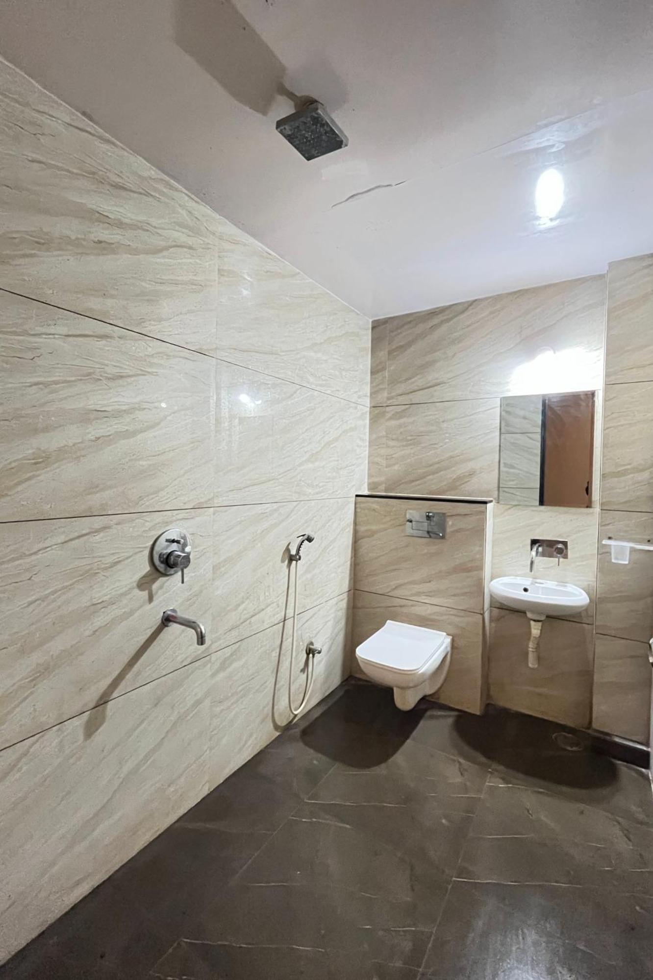 Hotel Golden Glory 3*