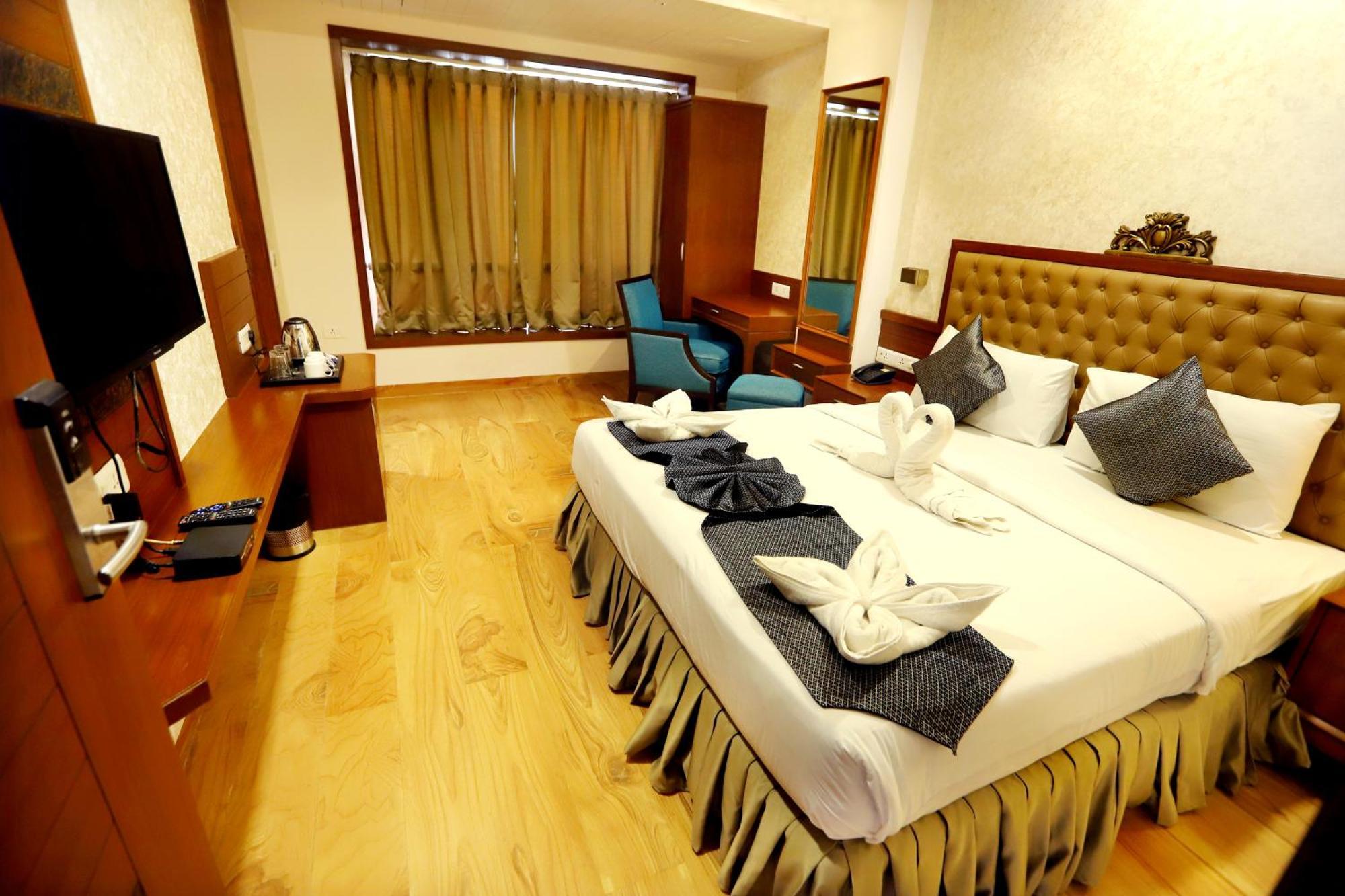 Jalsa & Banquets,indore 3*