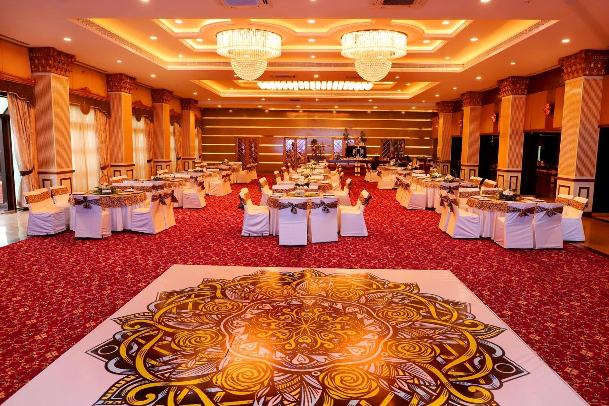Jalsa & Banquets,indore 3*
