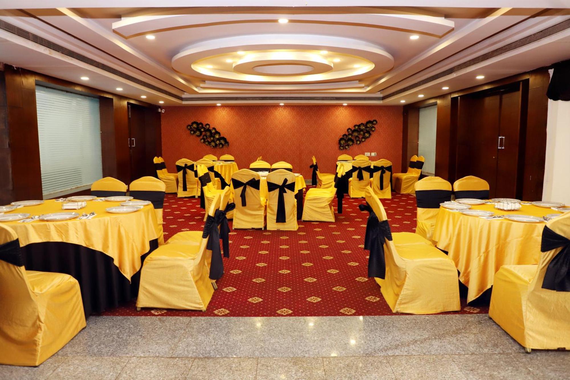 Jalsa & Banquets,indore 3*