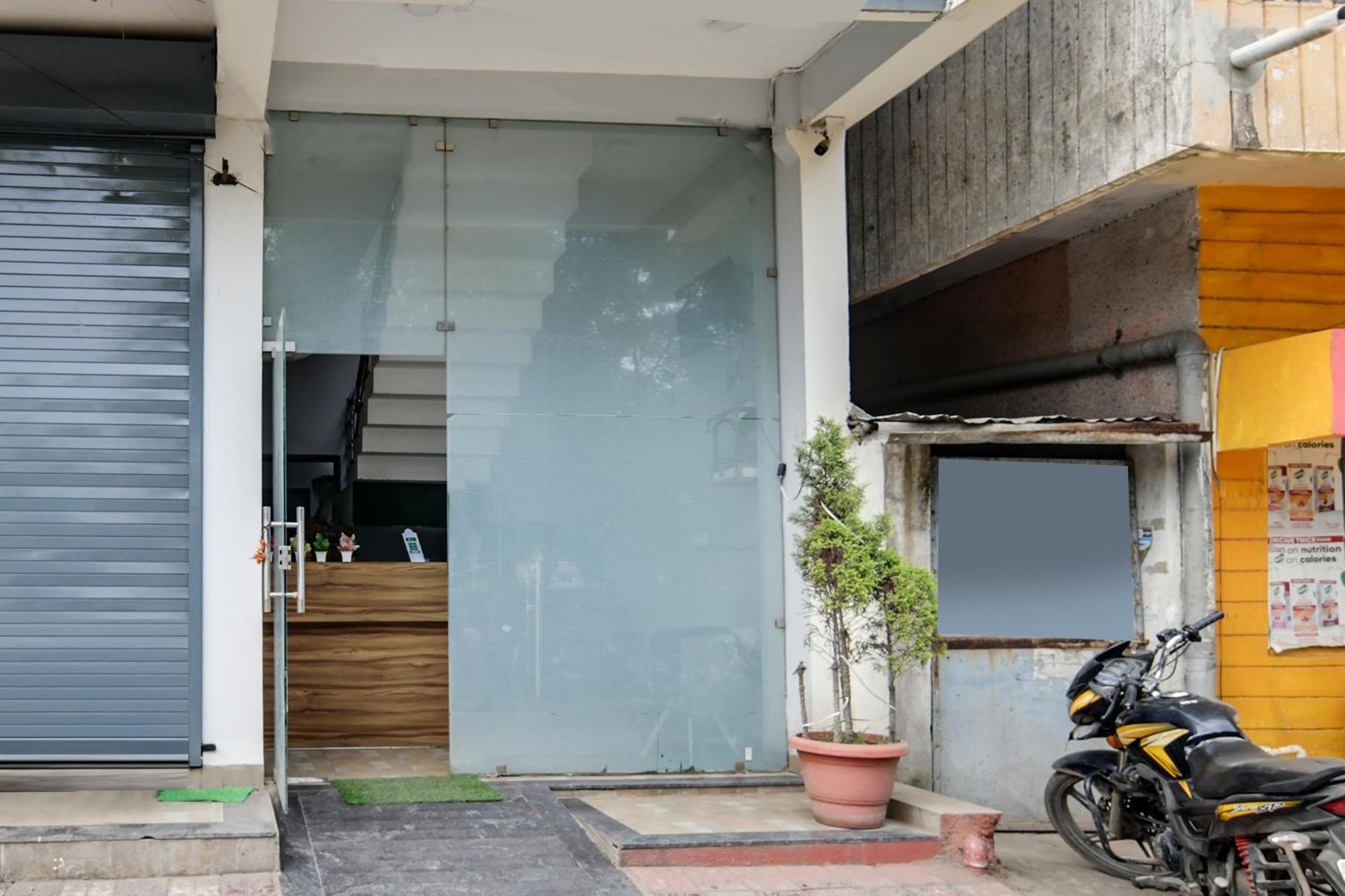 Oyo Flagship Zoyo 3* Indore