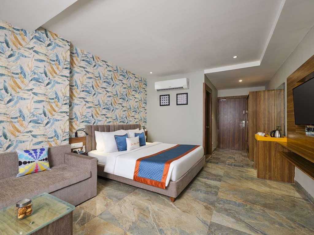 Hotel Zone Connect By The Park Indore