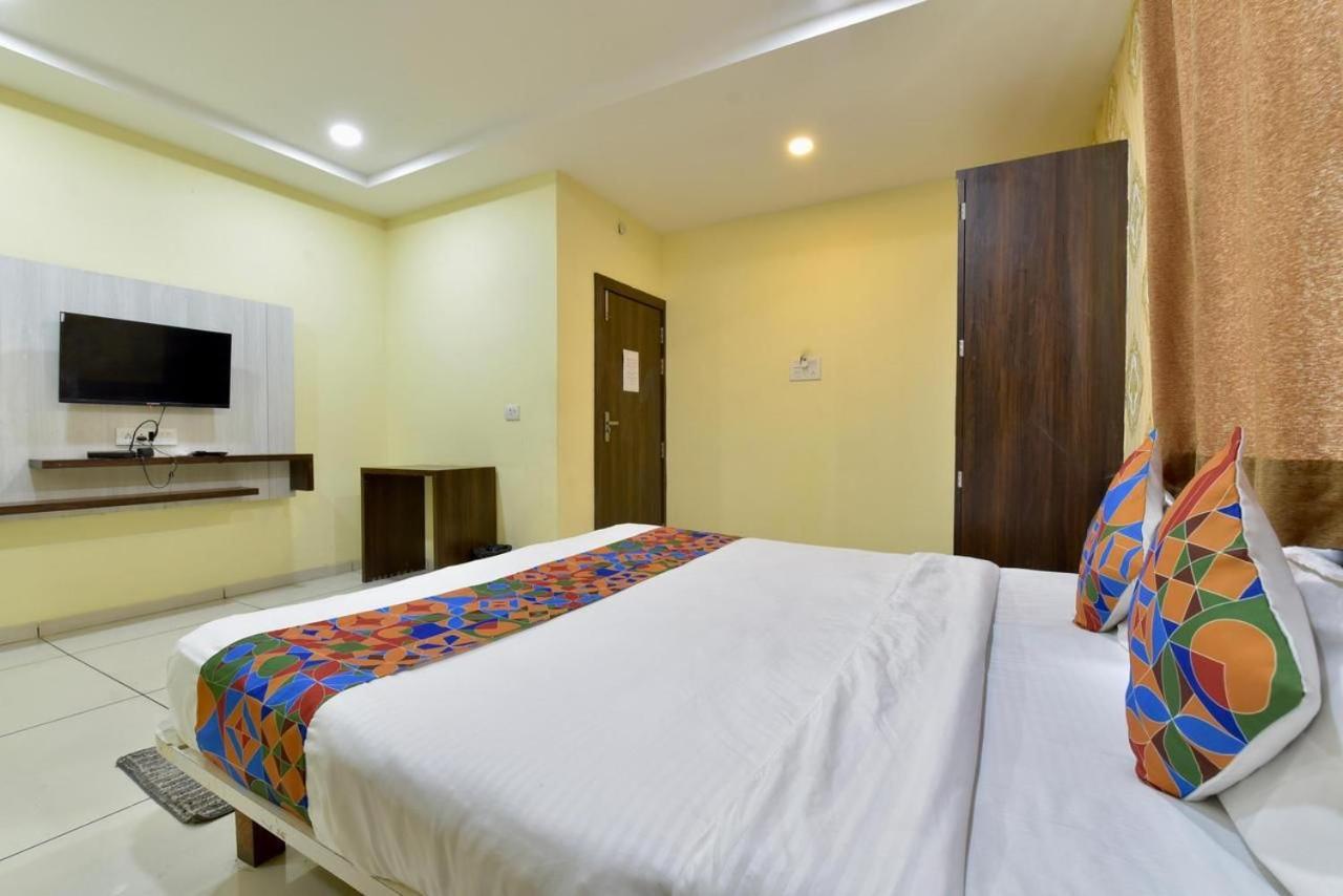 A2 And Restro Hotel 3*