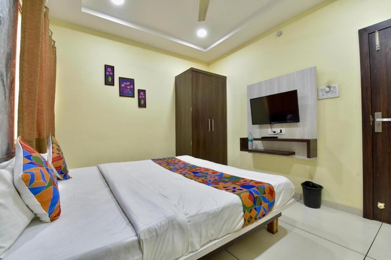 A2 And Restro Hotel 3*