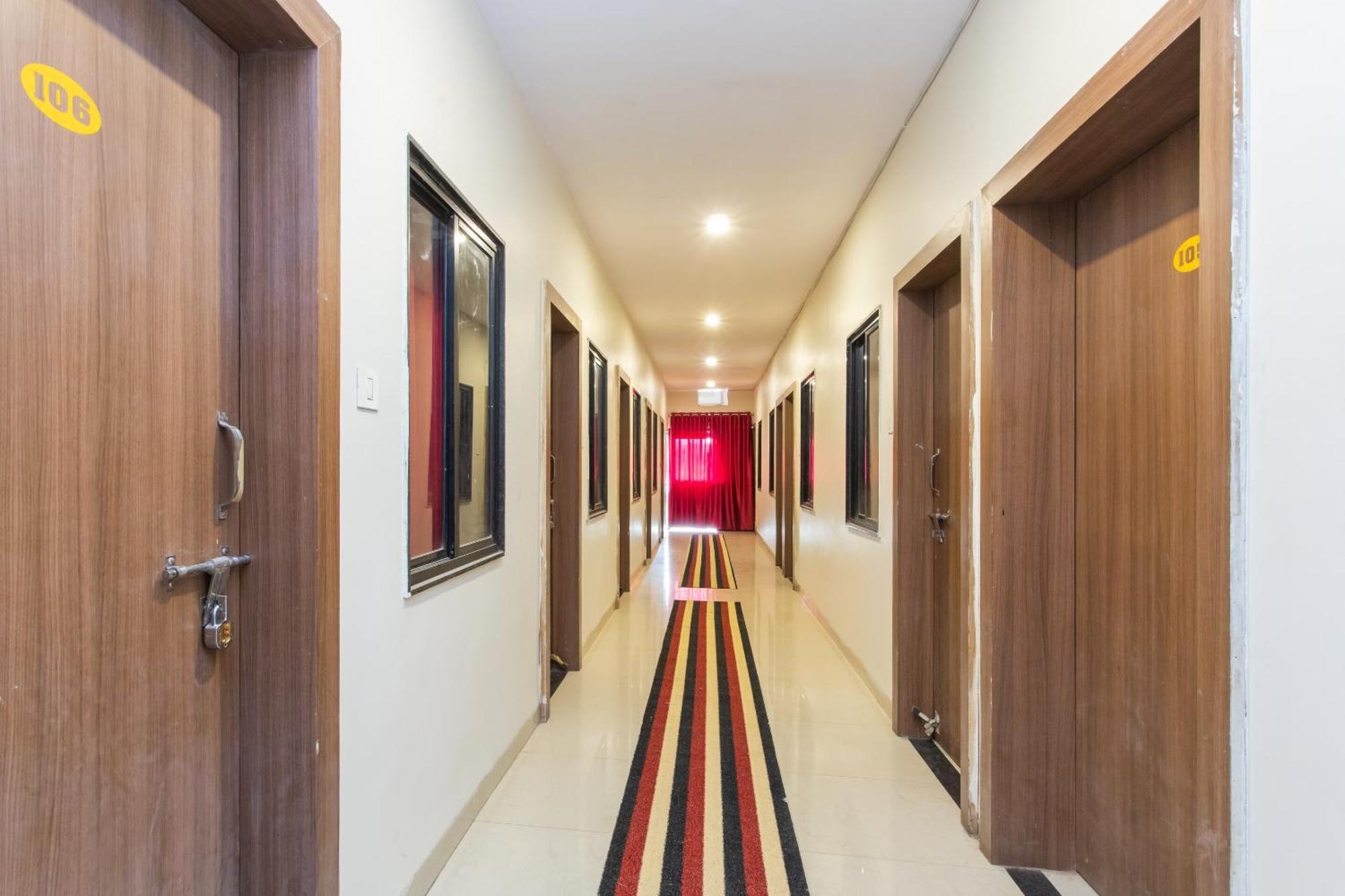 O Apple Tree Hotel 2*
