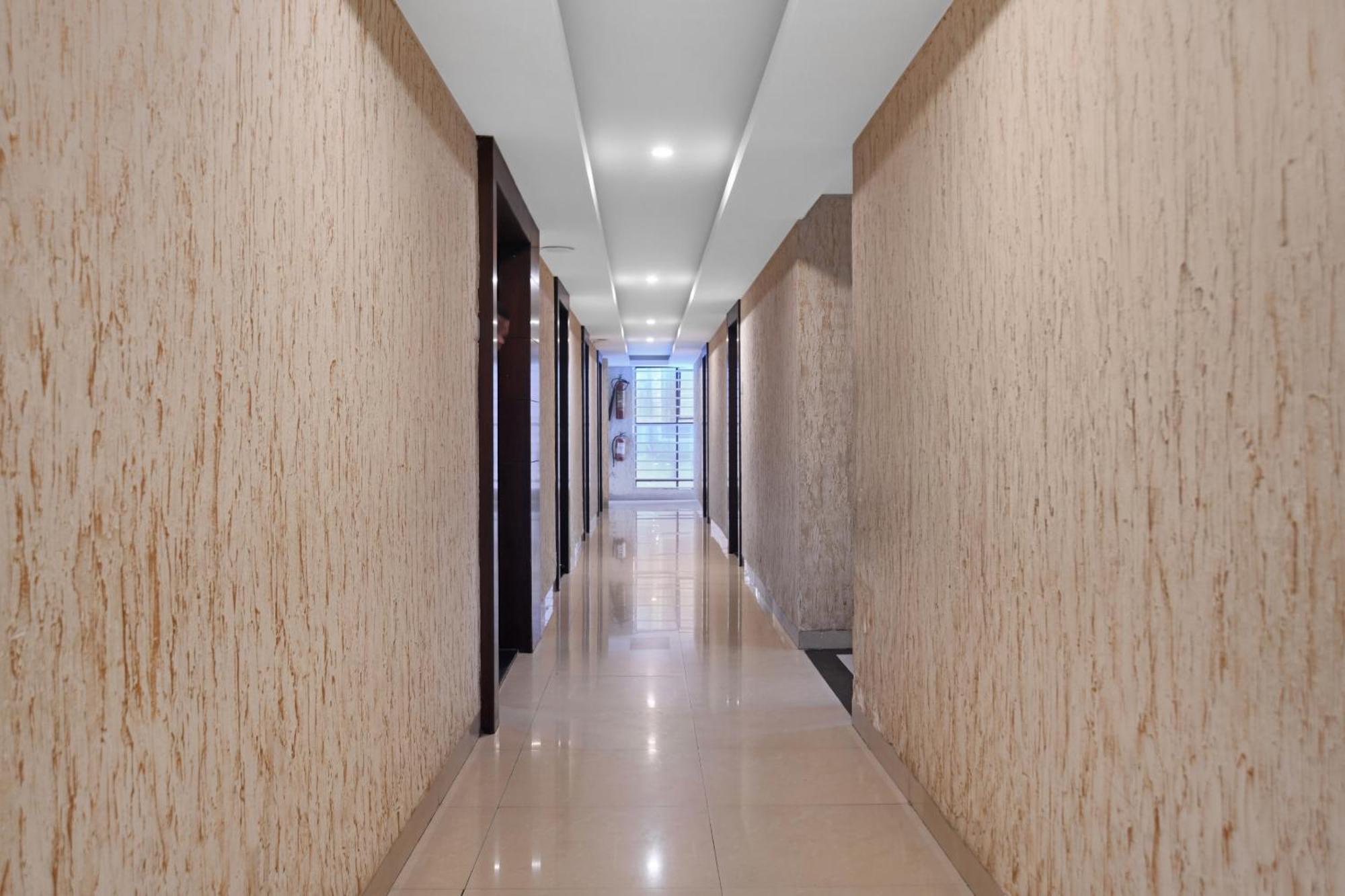 Super Townhouse Divya Palace Hotel Indore
