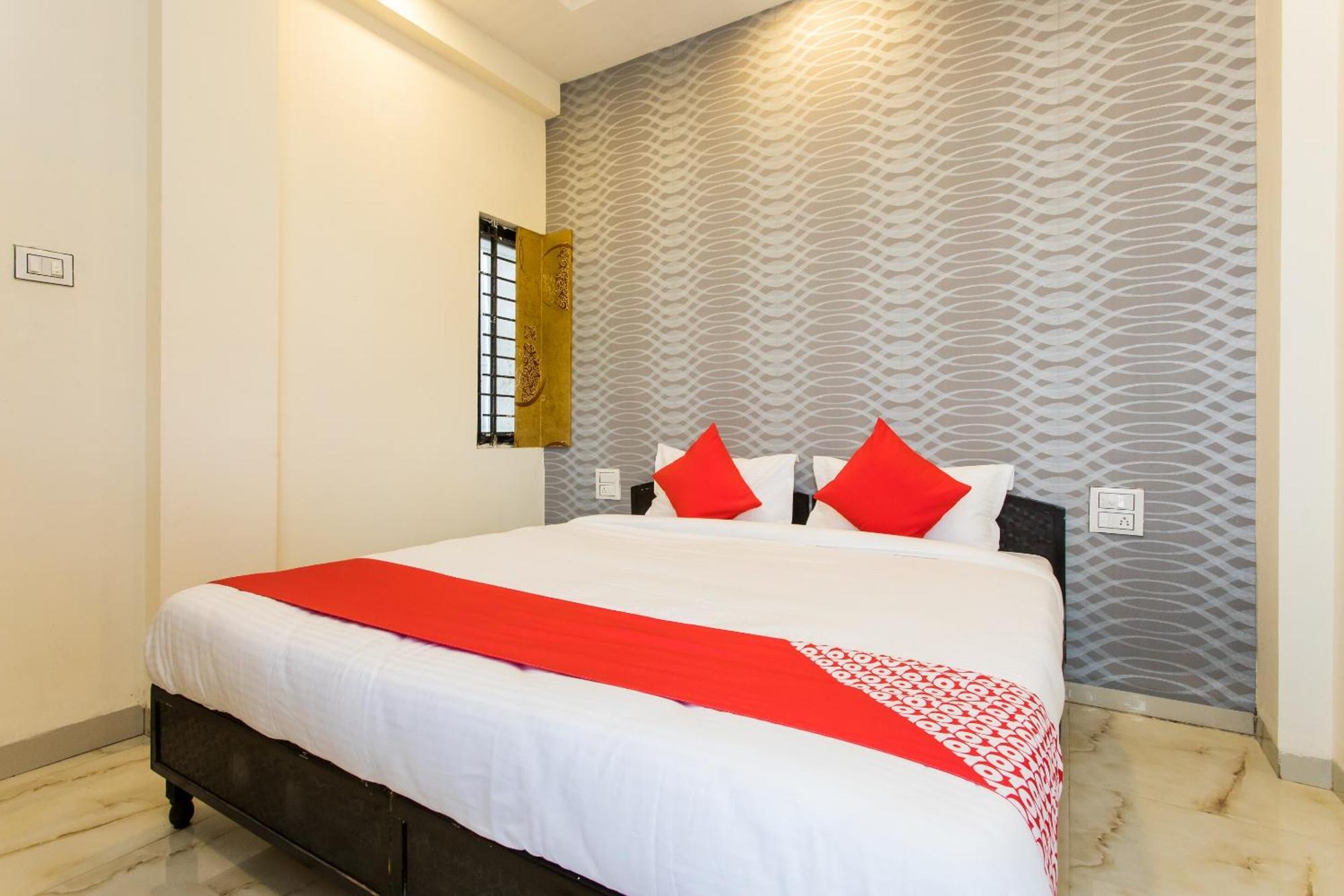 Hotel Oyo Sunrise Indore