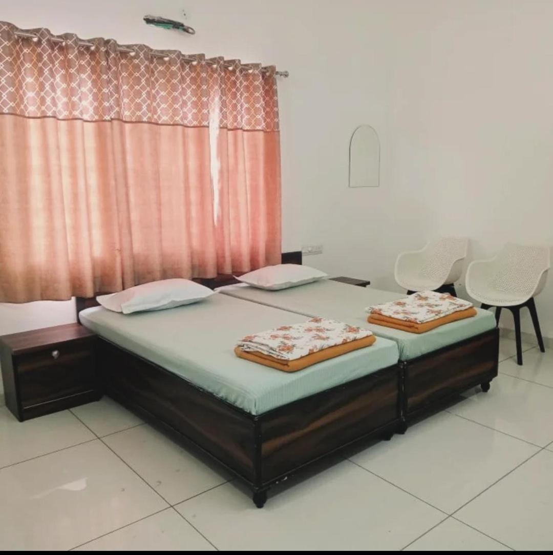 Vaatsaly Home's Guest house Indore