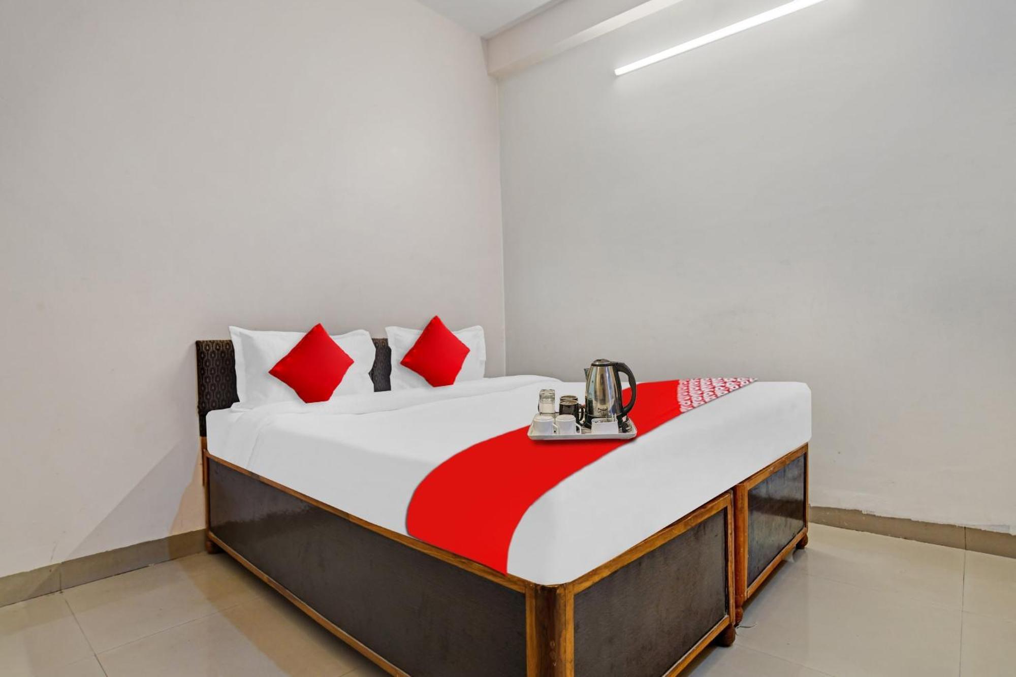 Hotel Spot On 49263 Silver Peace Indore