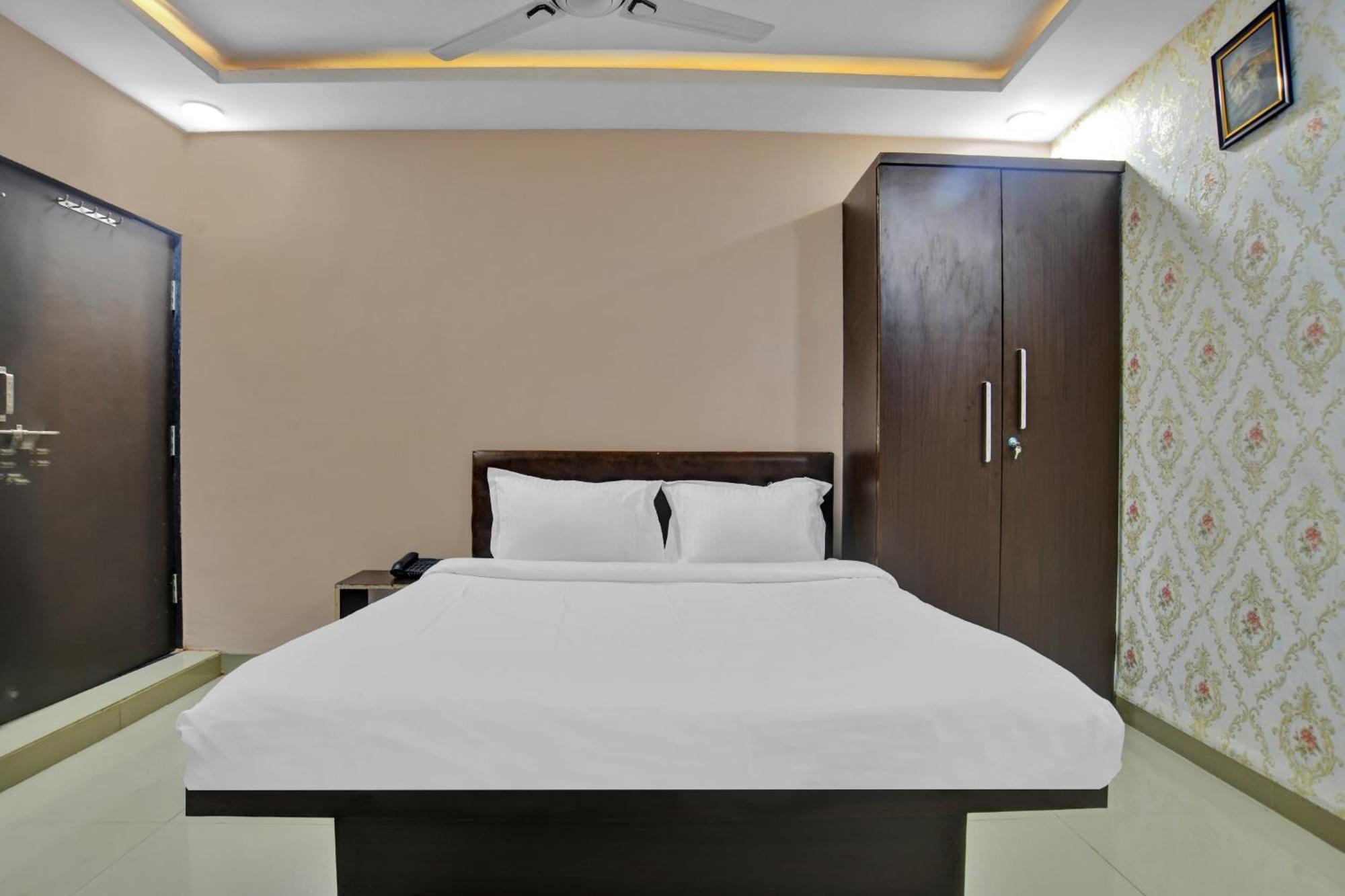 Hotel O Sai Sahara