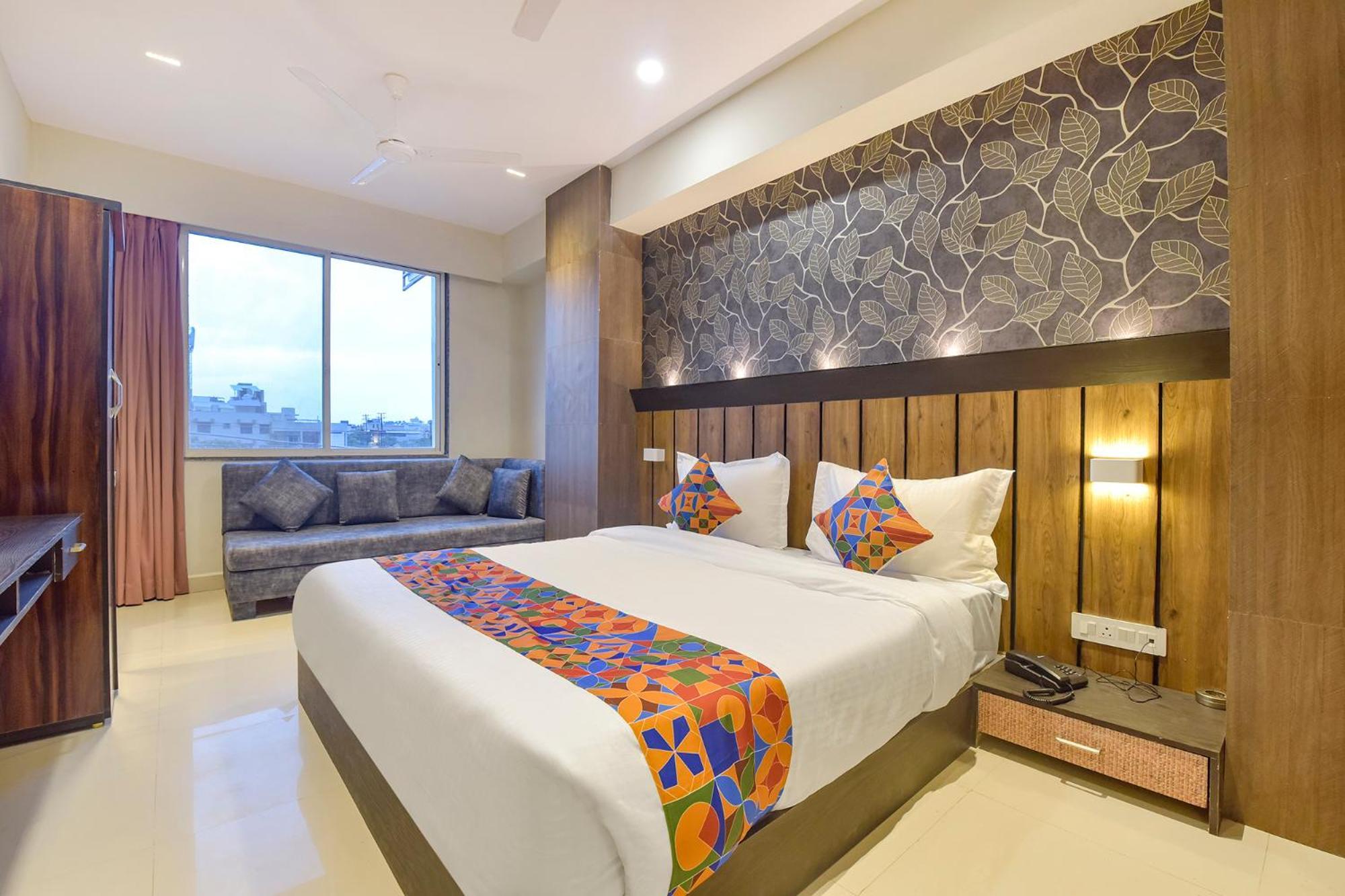 Hotel Fabhotel The Max Glory