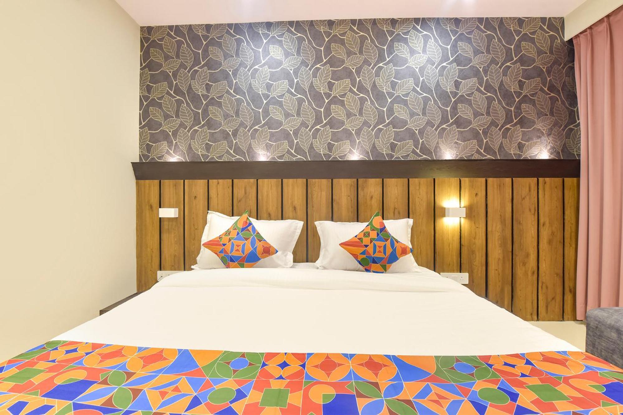 Hotel Fabhotel The Max Glory 3*