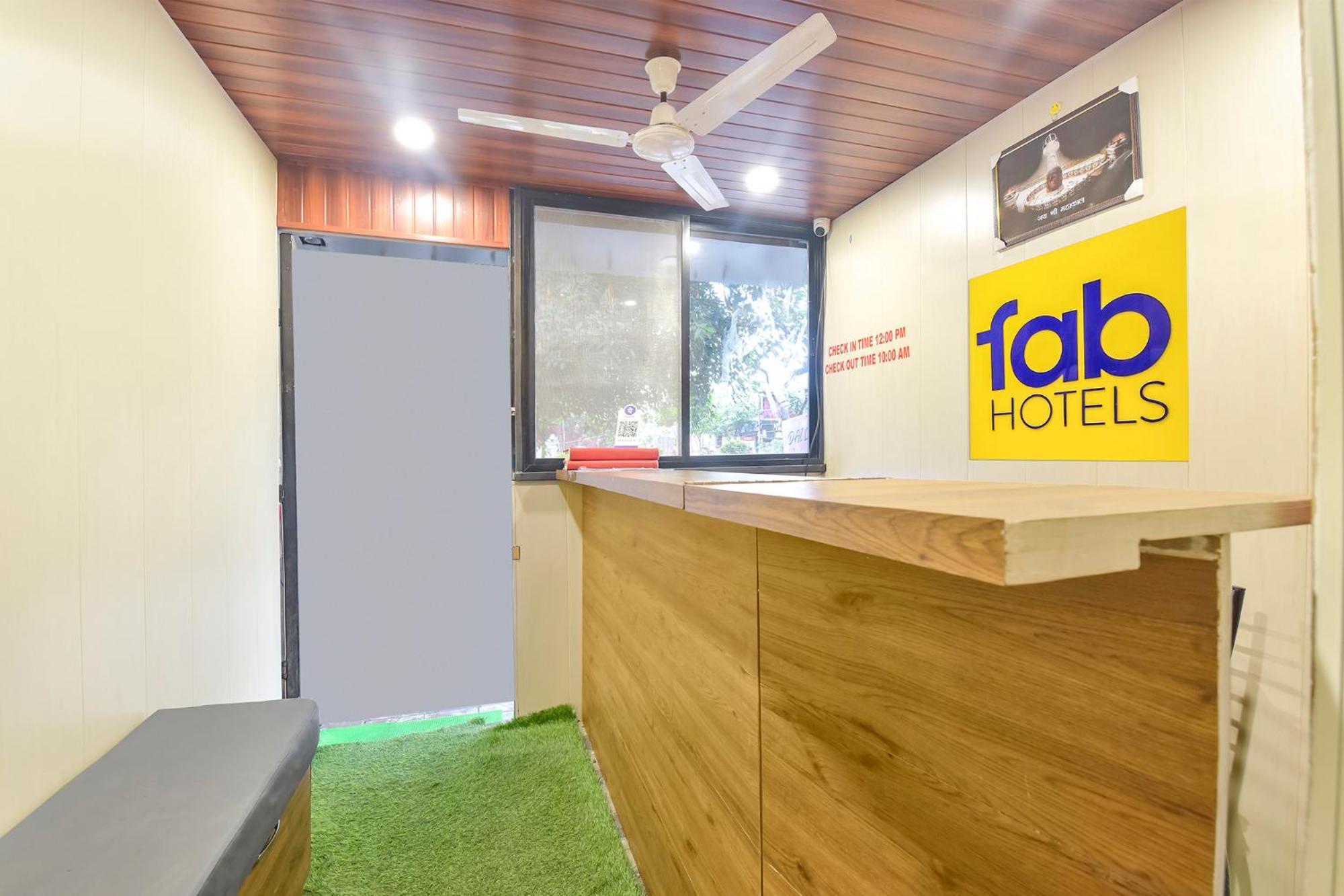 Fabhotel The Max Glory Hotel