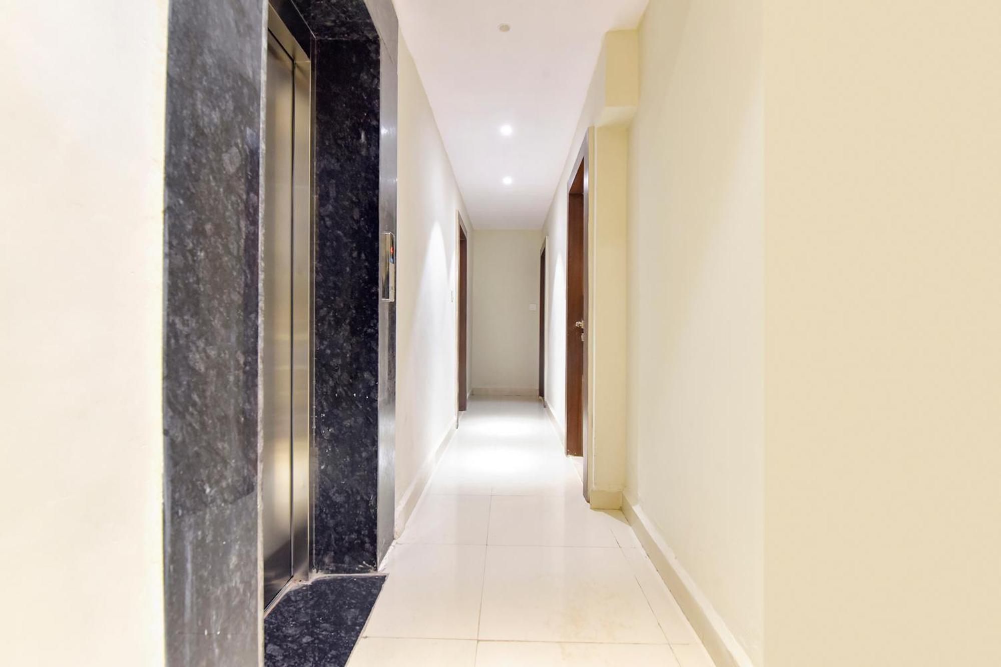Fabhotel The Max Glory Hotel