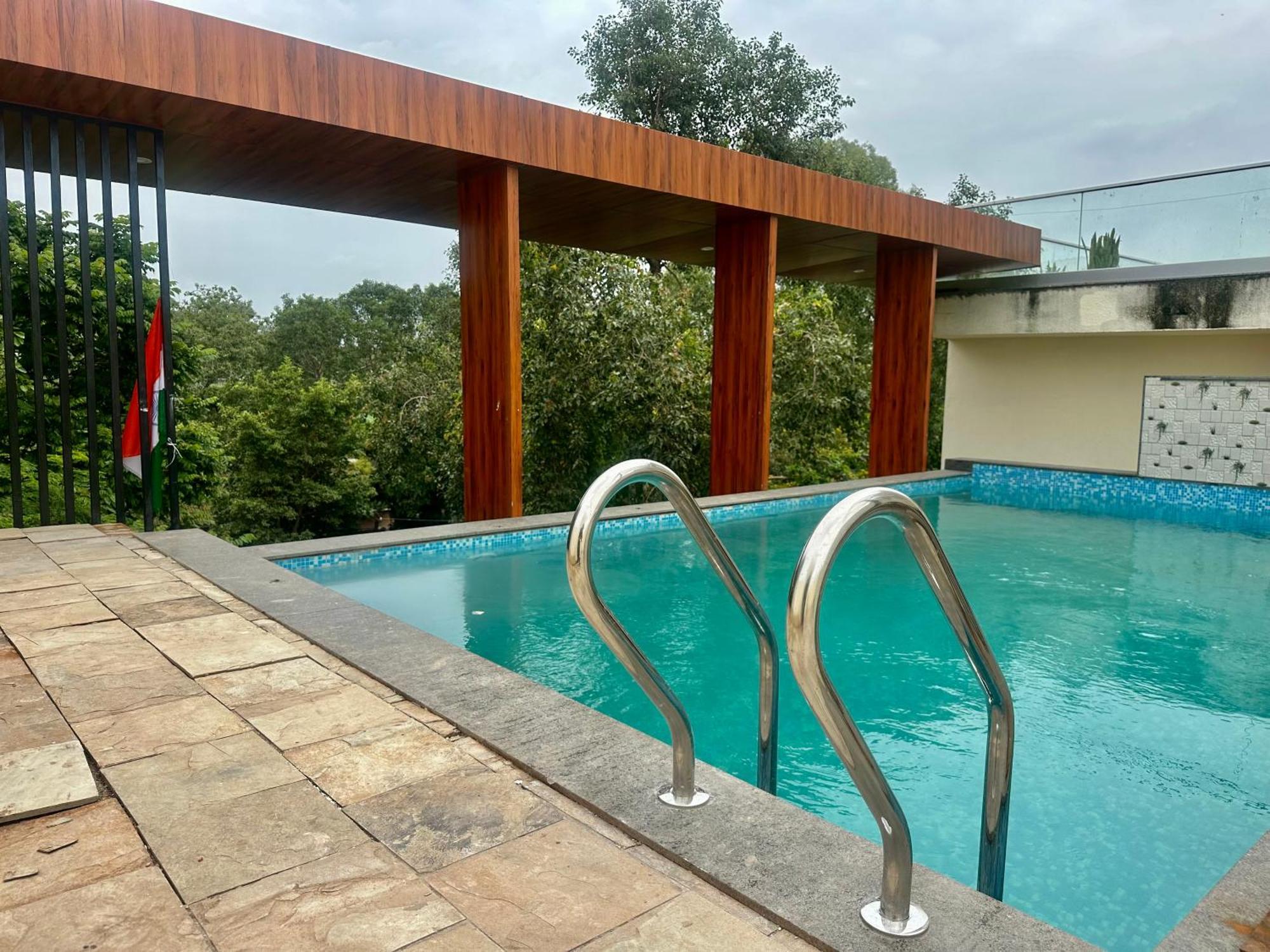 Vrindavan Palace Hotel 3*