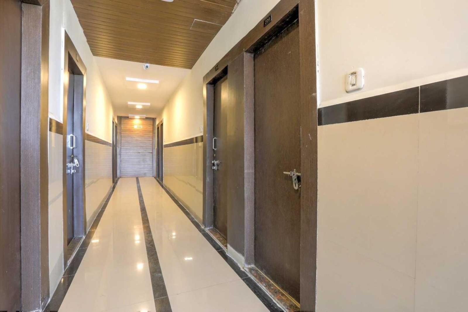 Super Collection O 7 Eleven Hotel
