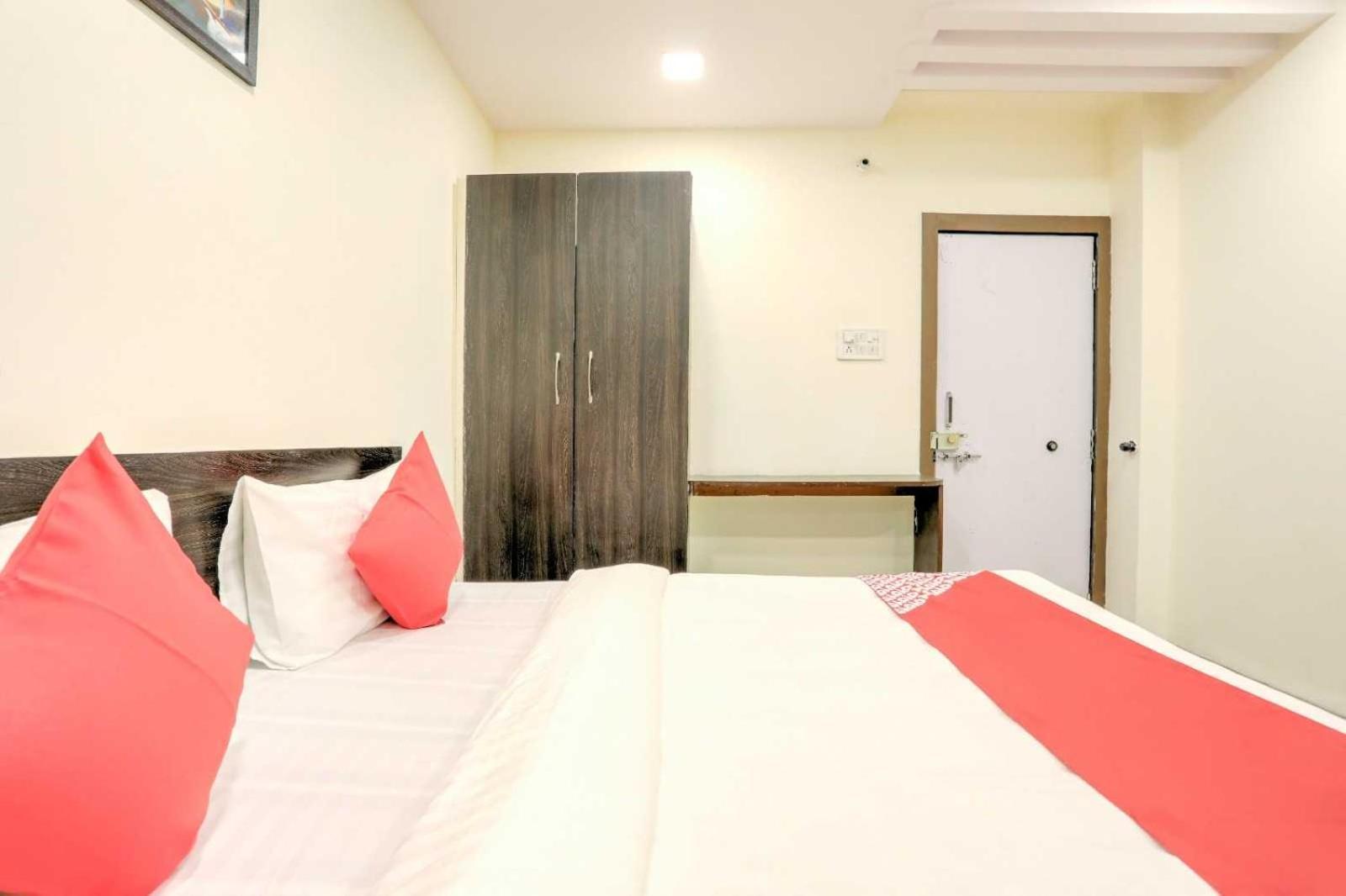 Super Collection O 7 Eleven Hotel