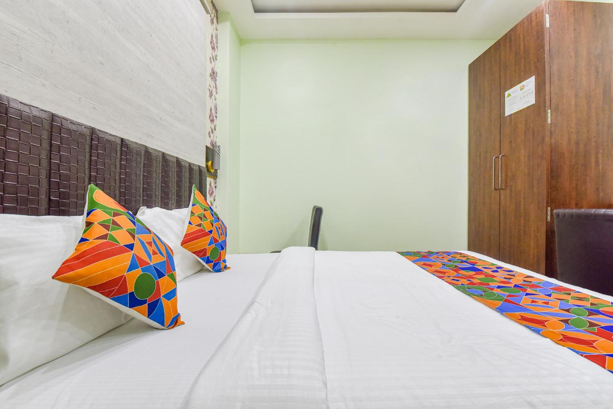 Fabhotel Shiv Chhaya 3*