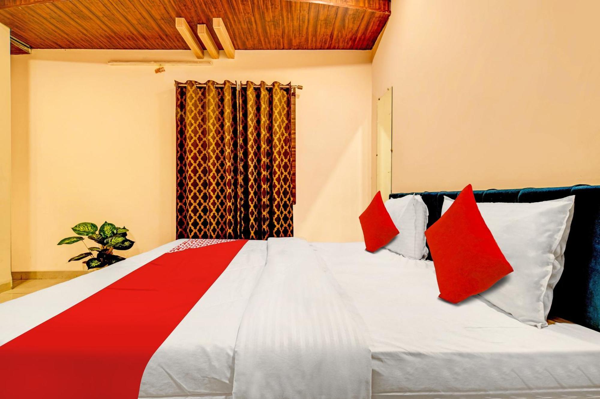 Collection O Ring Road Bhawarkua Hotel 4*