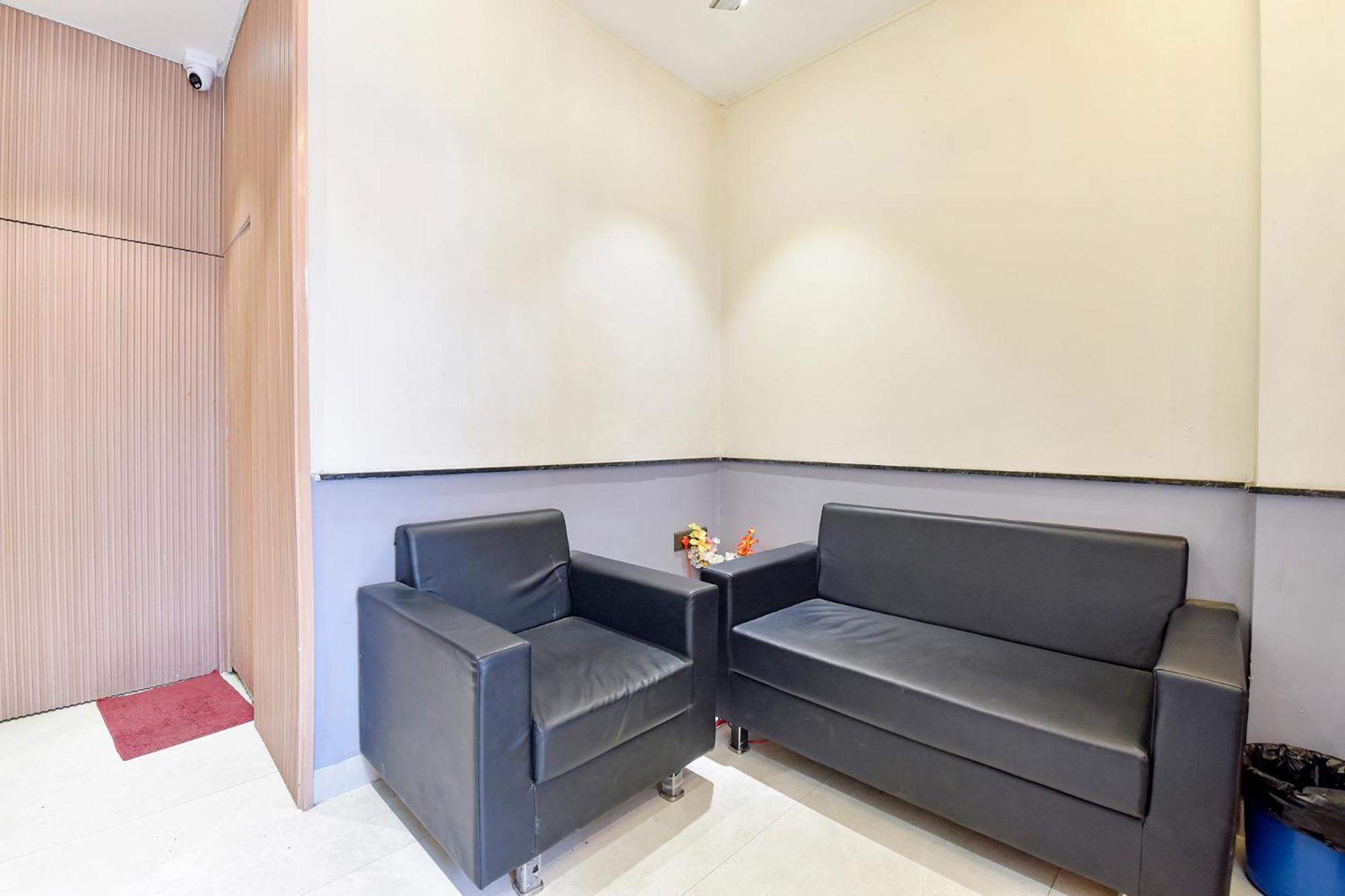 Fabhotel Kesar Hotel *