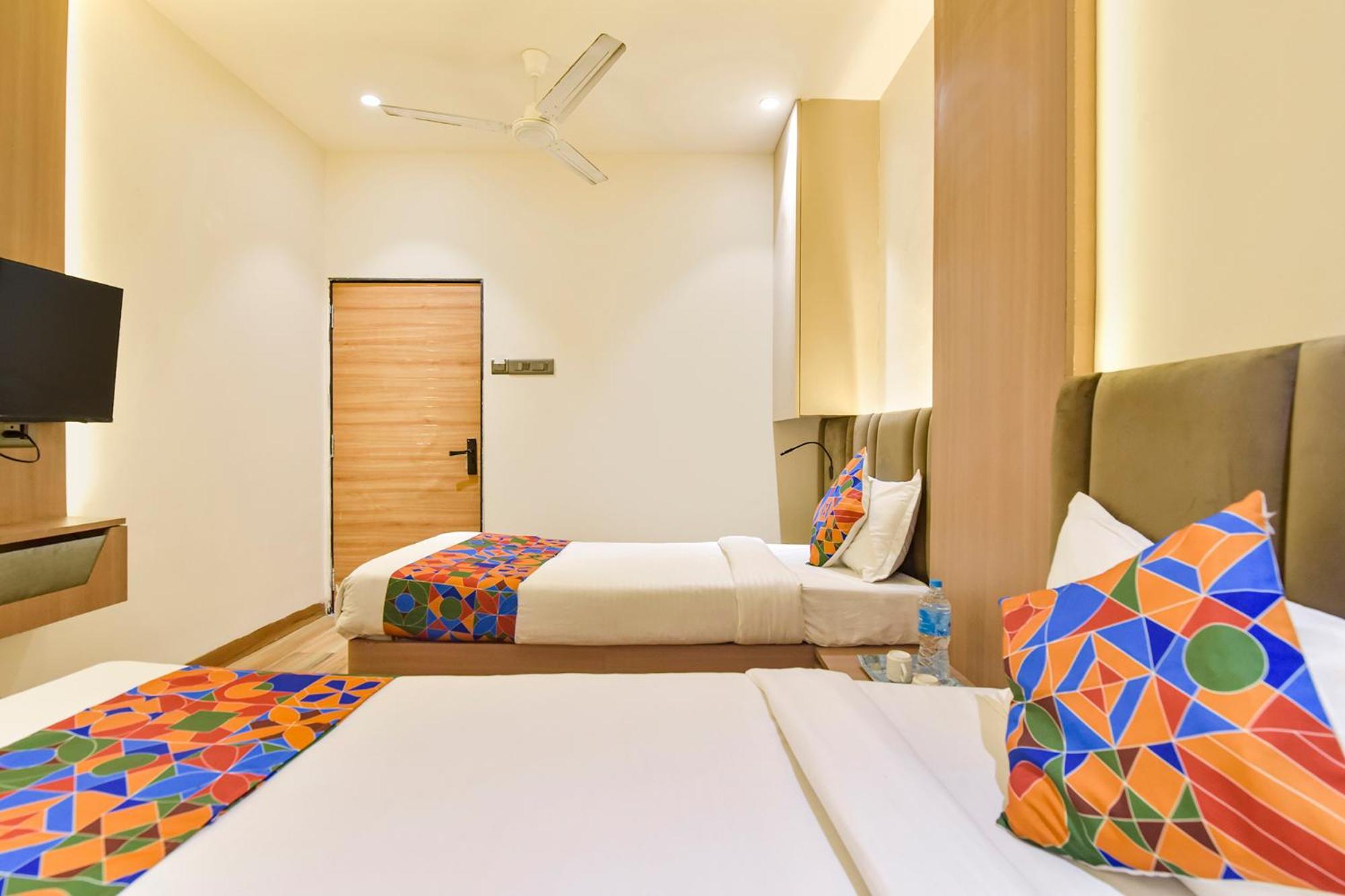 Fabhotel Kesar Hotel *