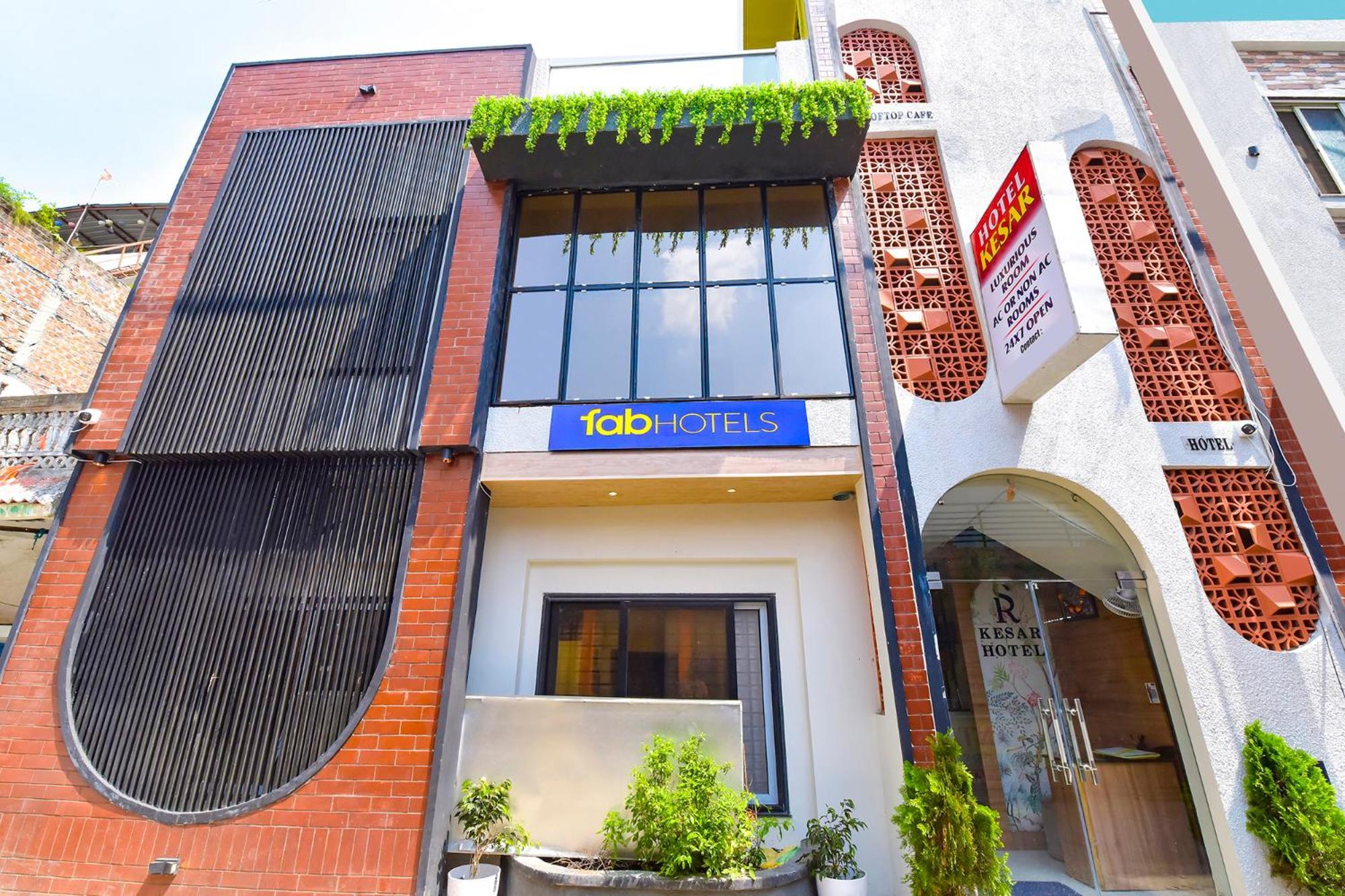 Fabhotel Kesar Hotel *