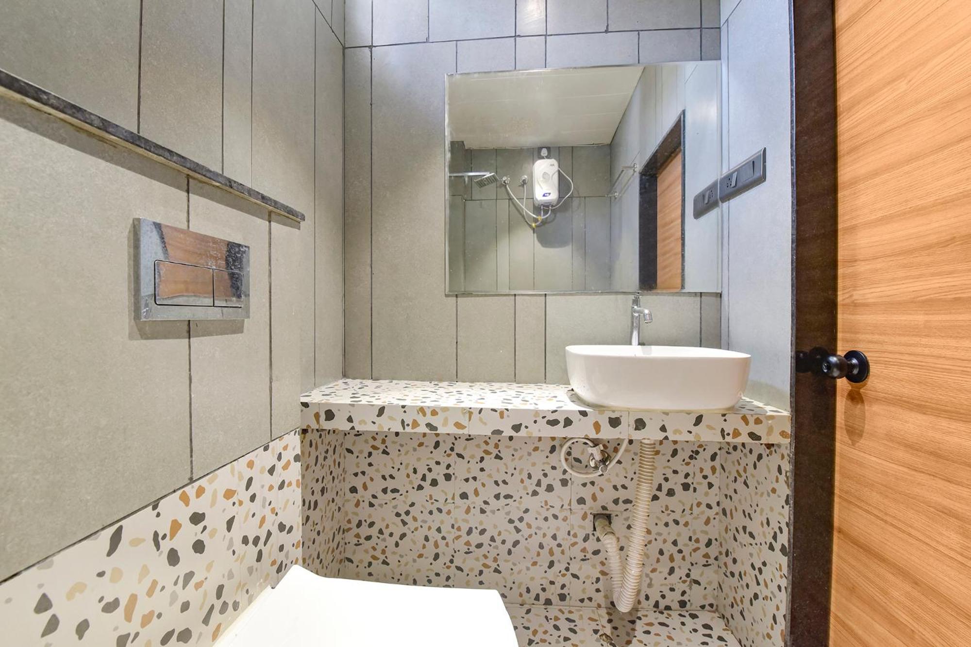 Fabhotel Kesar Hotel *