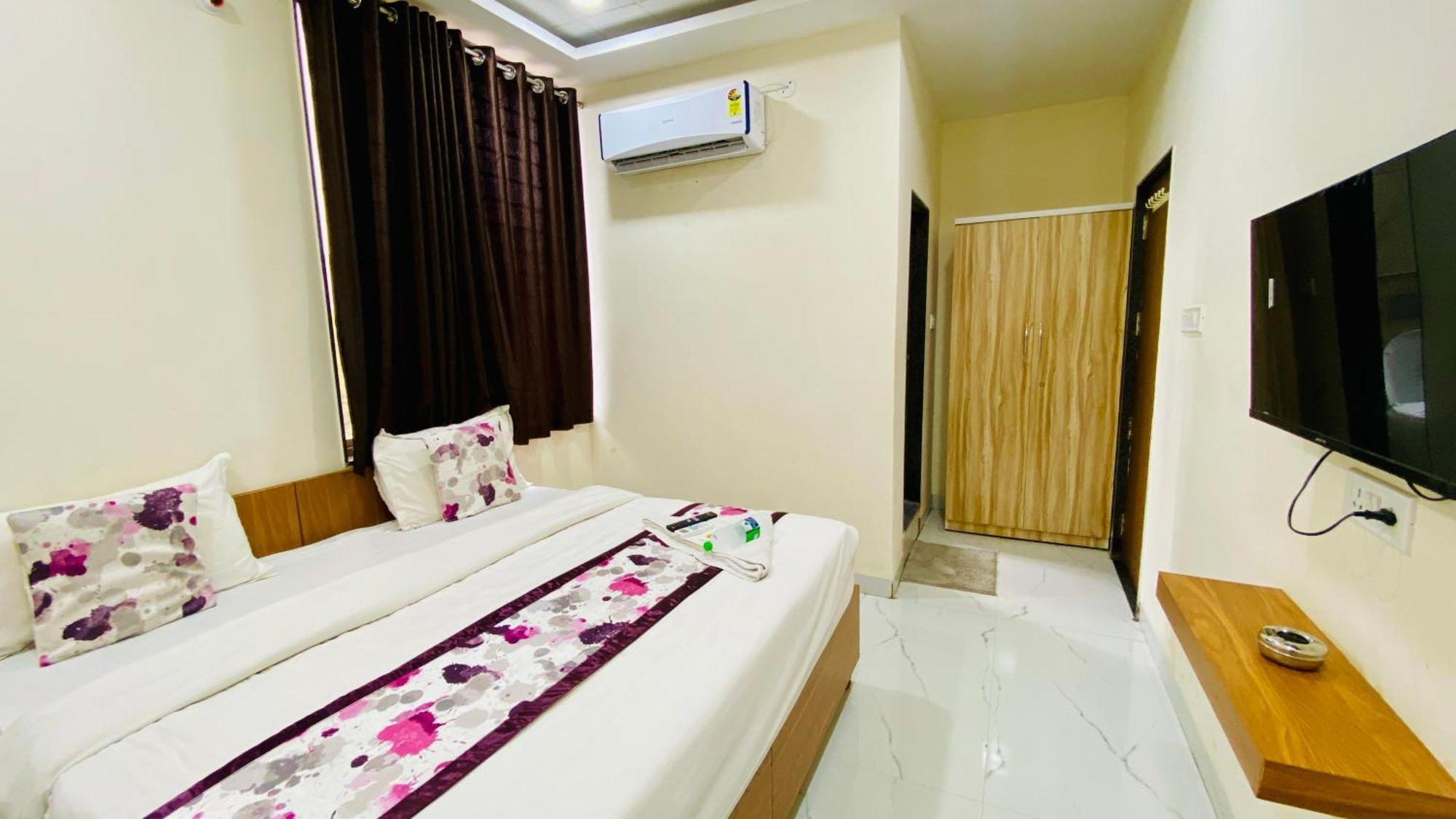 Hotel The Cressida Indore