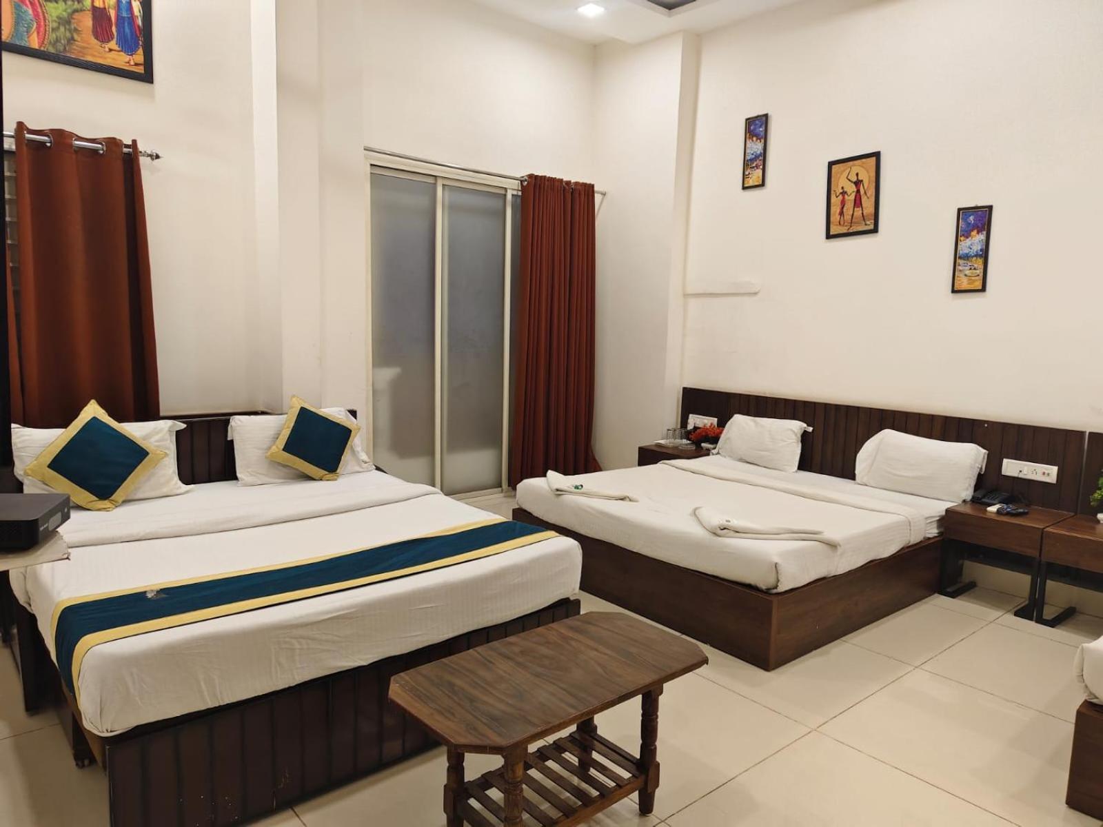 Topdealhotel Sheesh Mahal Hotel