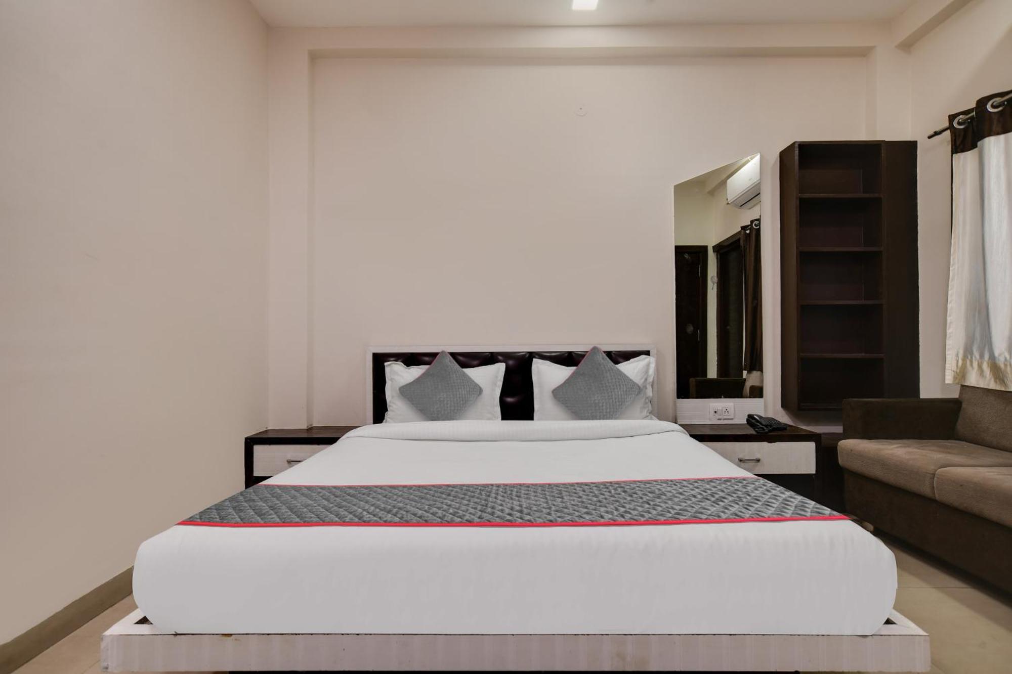Townhouse Prime Hotel