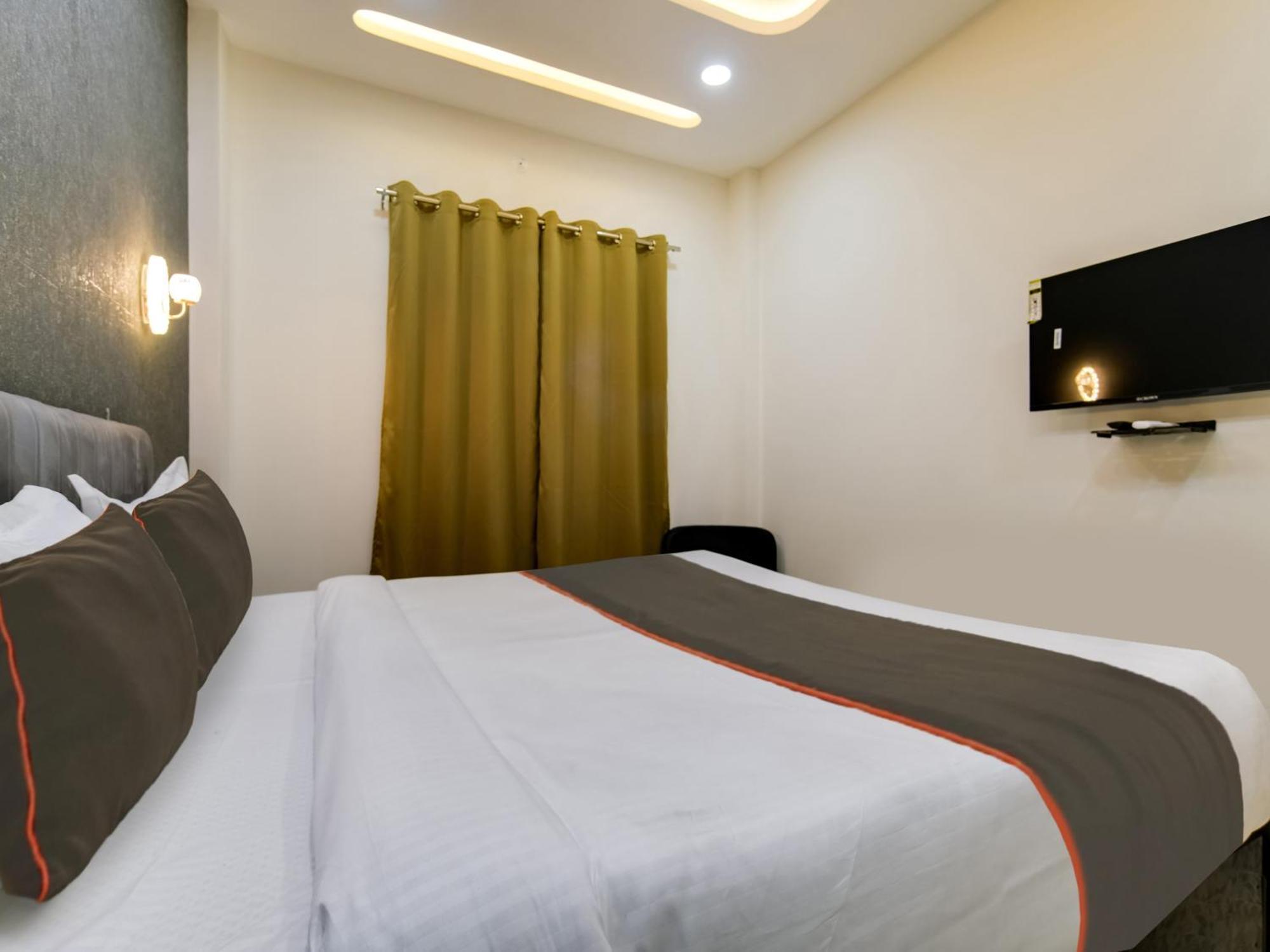 Super Collection O Iconic Hotel