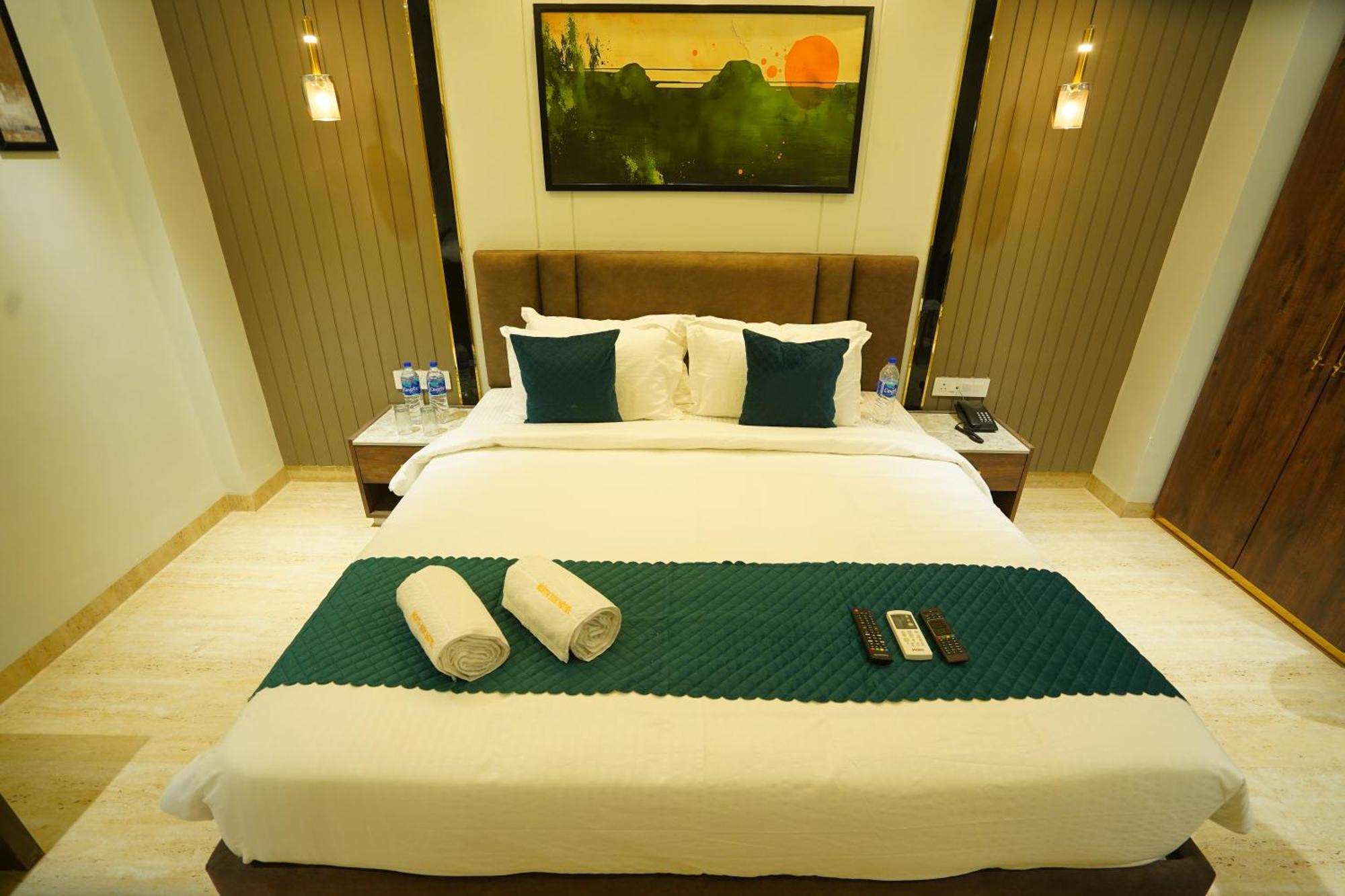 Hotel North Side 3*