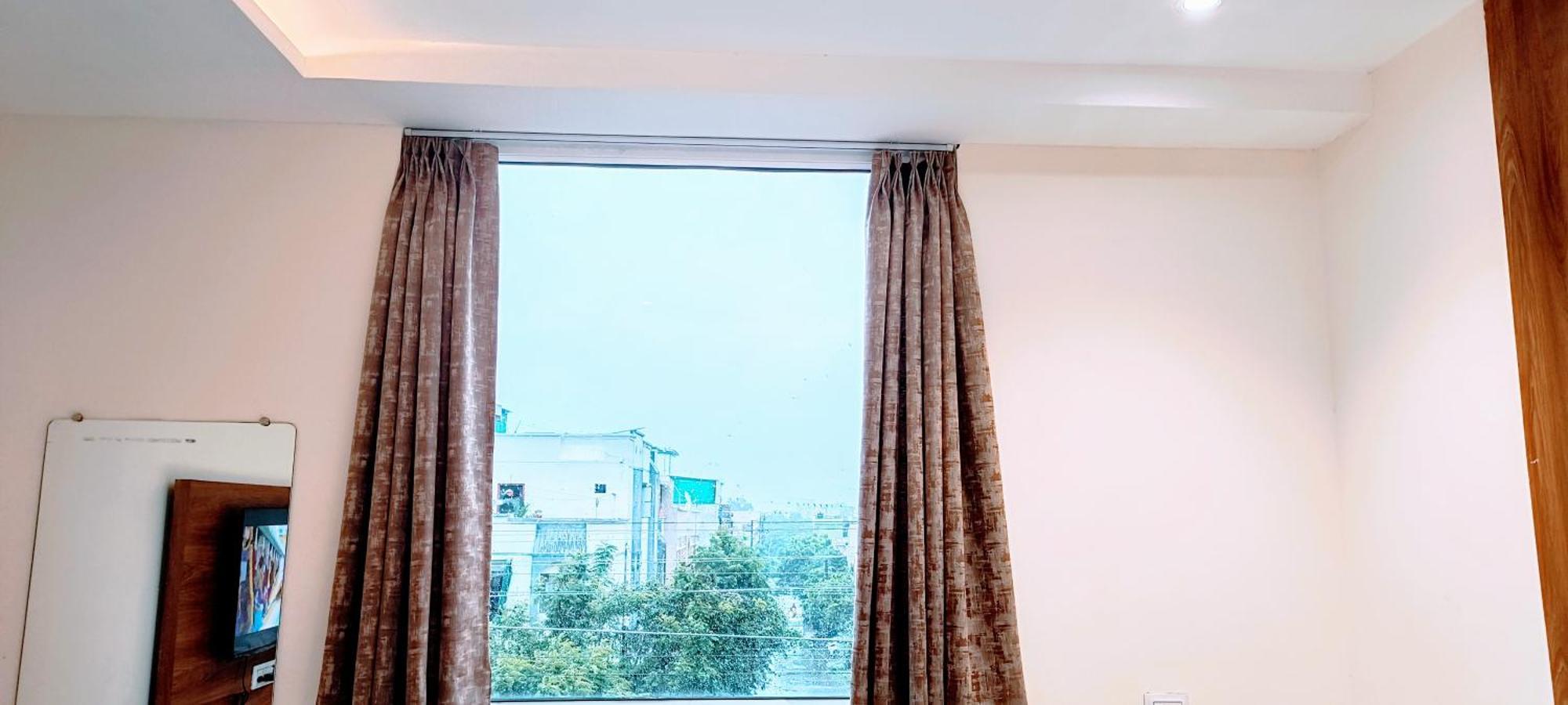 Yashraj Hotel