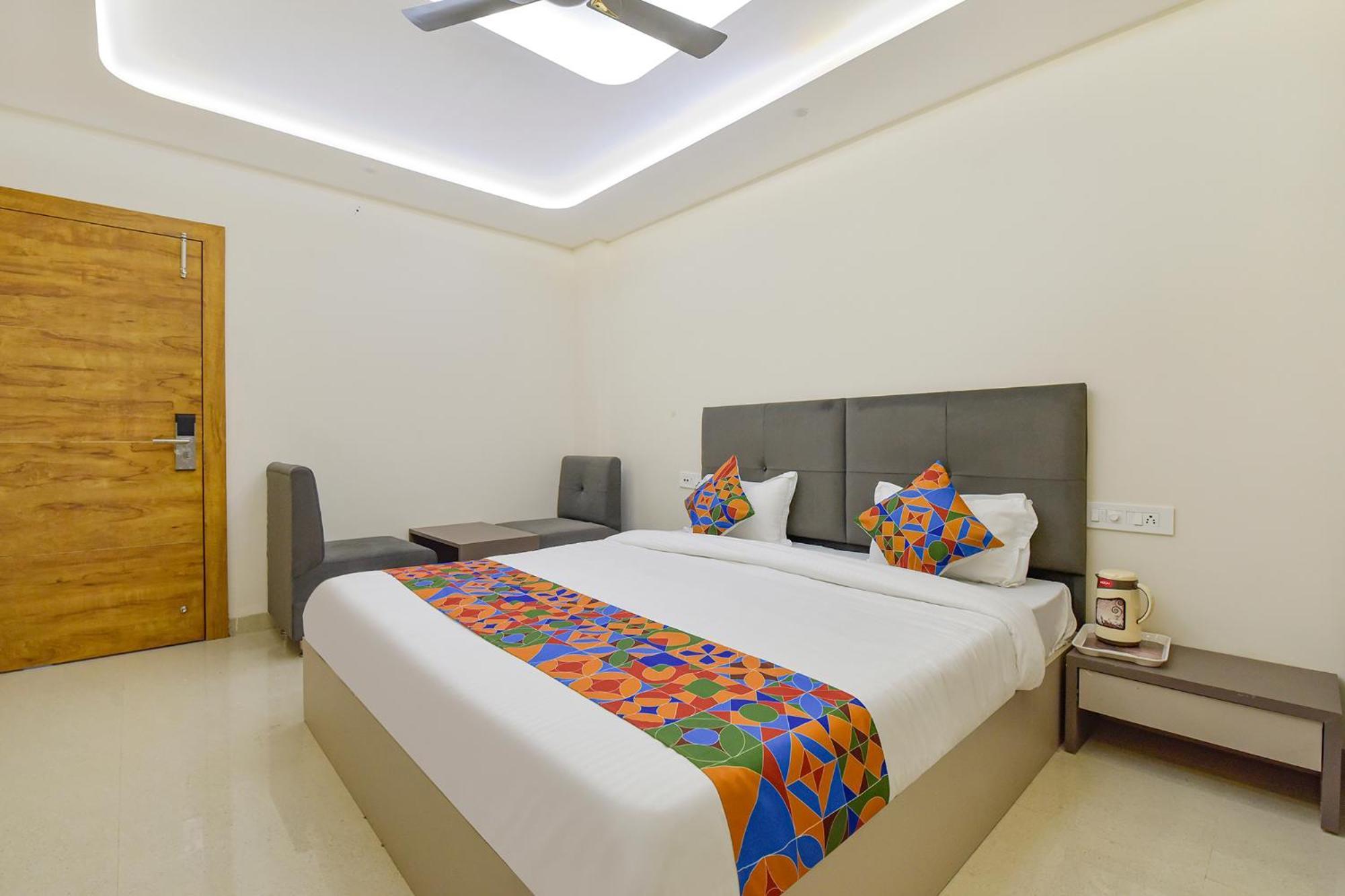 Hotel Fabhotel Synergy Indore
