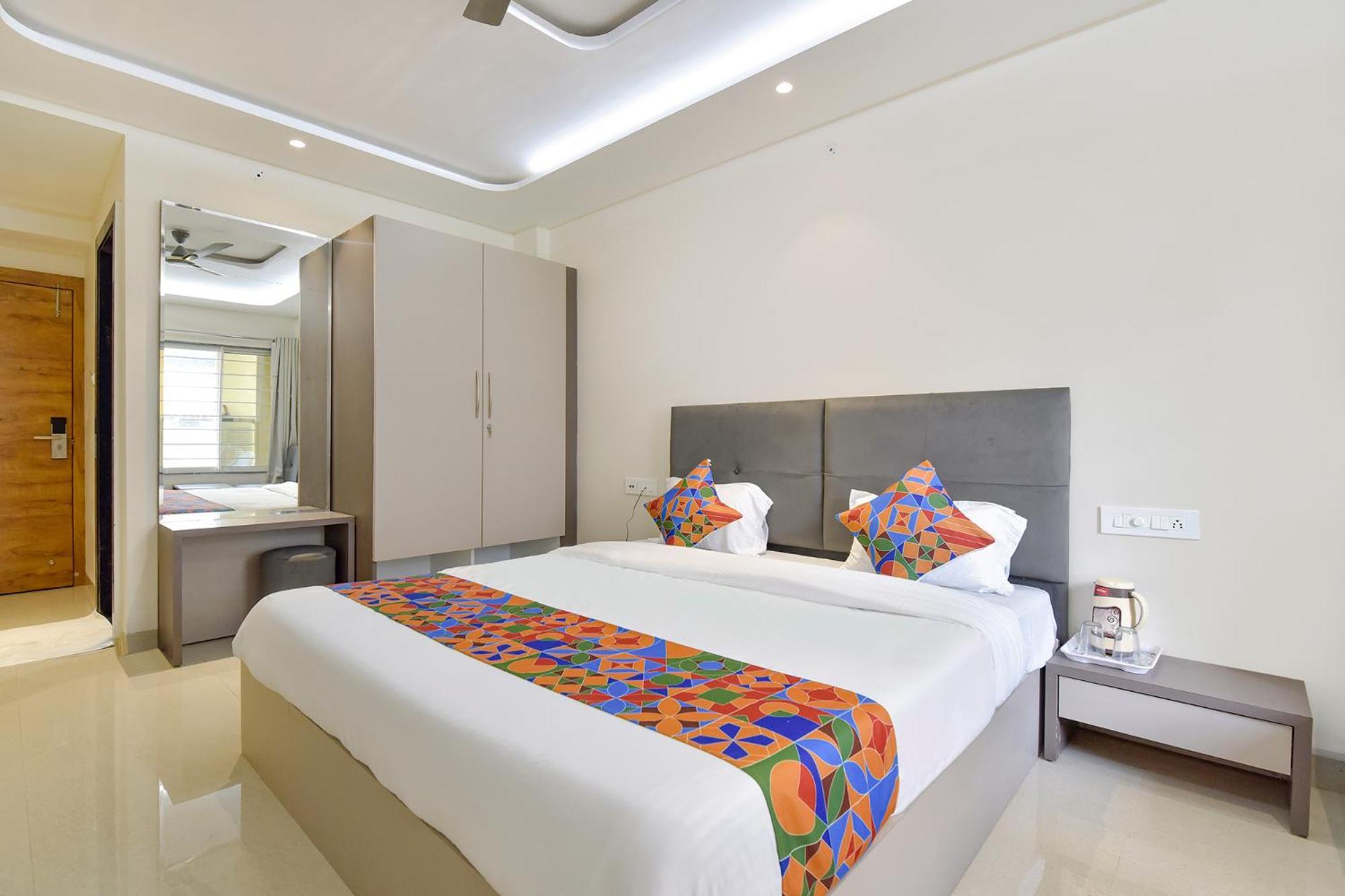 Fabhotel Synergy