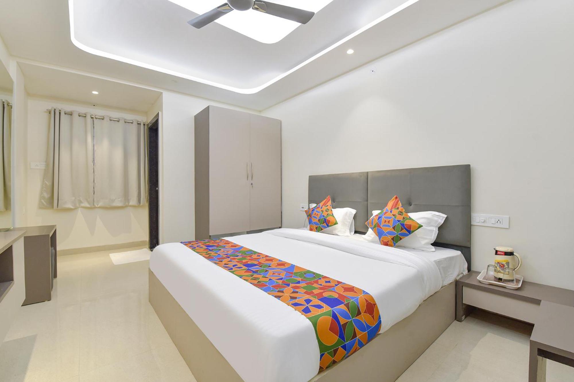 Hotel Fabhotel Synergy Indore
