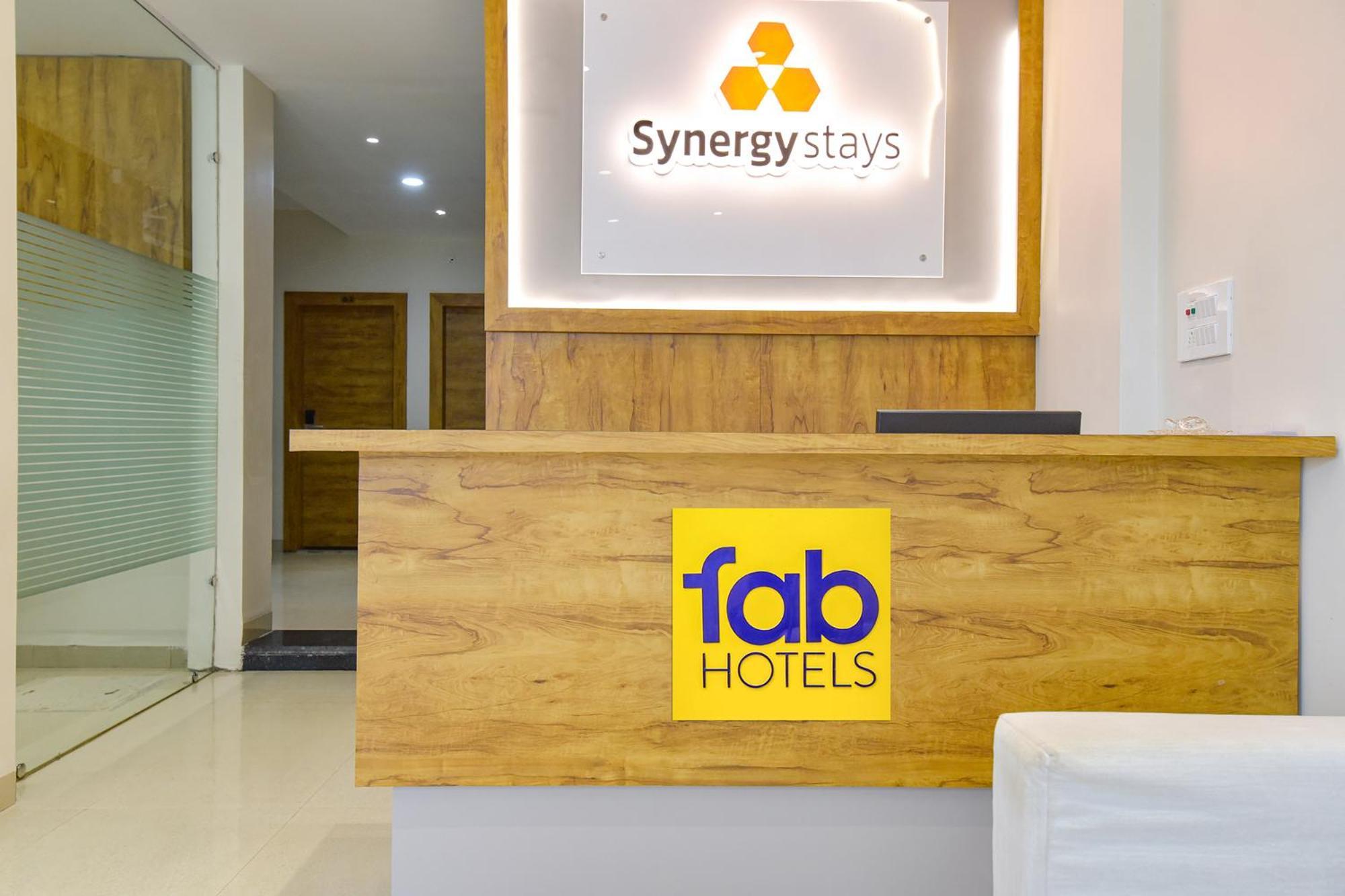 Fabhotel Synergy Hotel *