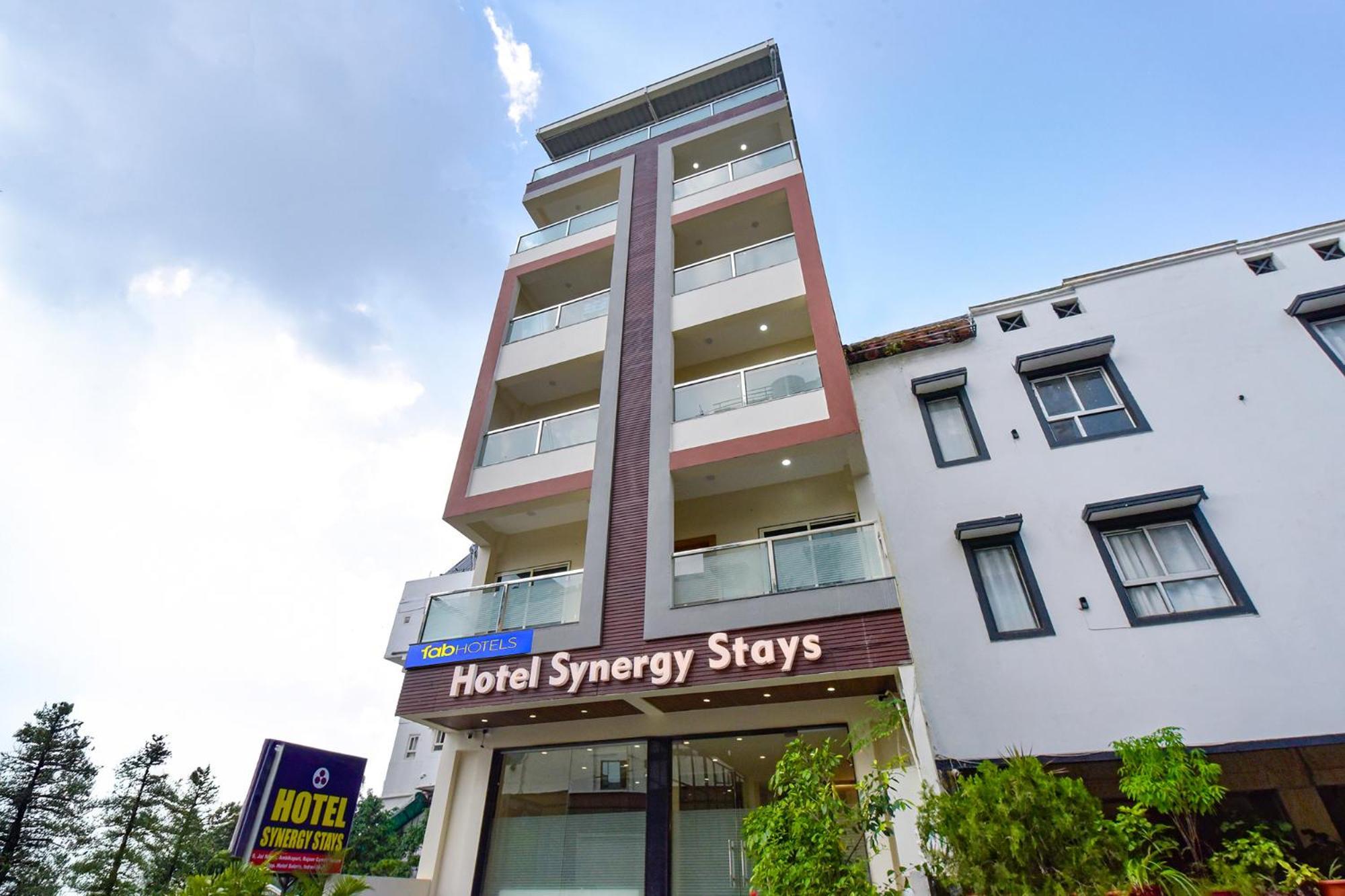 Fabhotel Synergy Hotel *