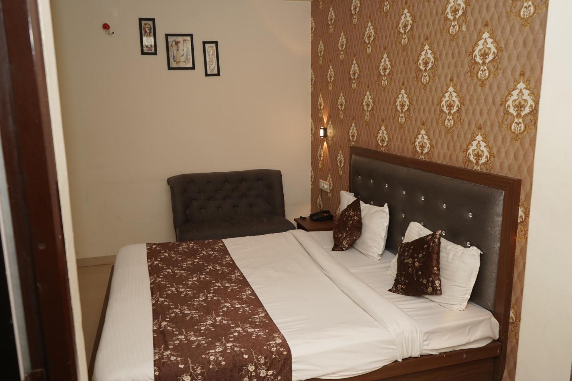 Shubhshree Hotel 3*