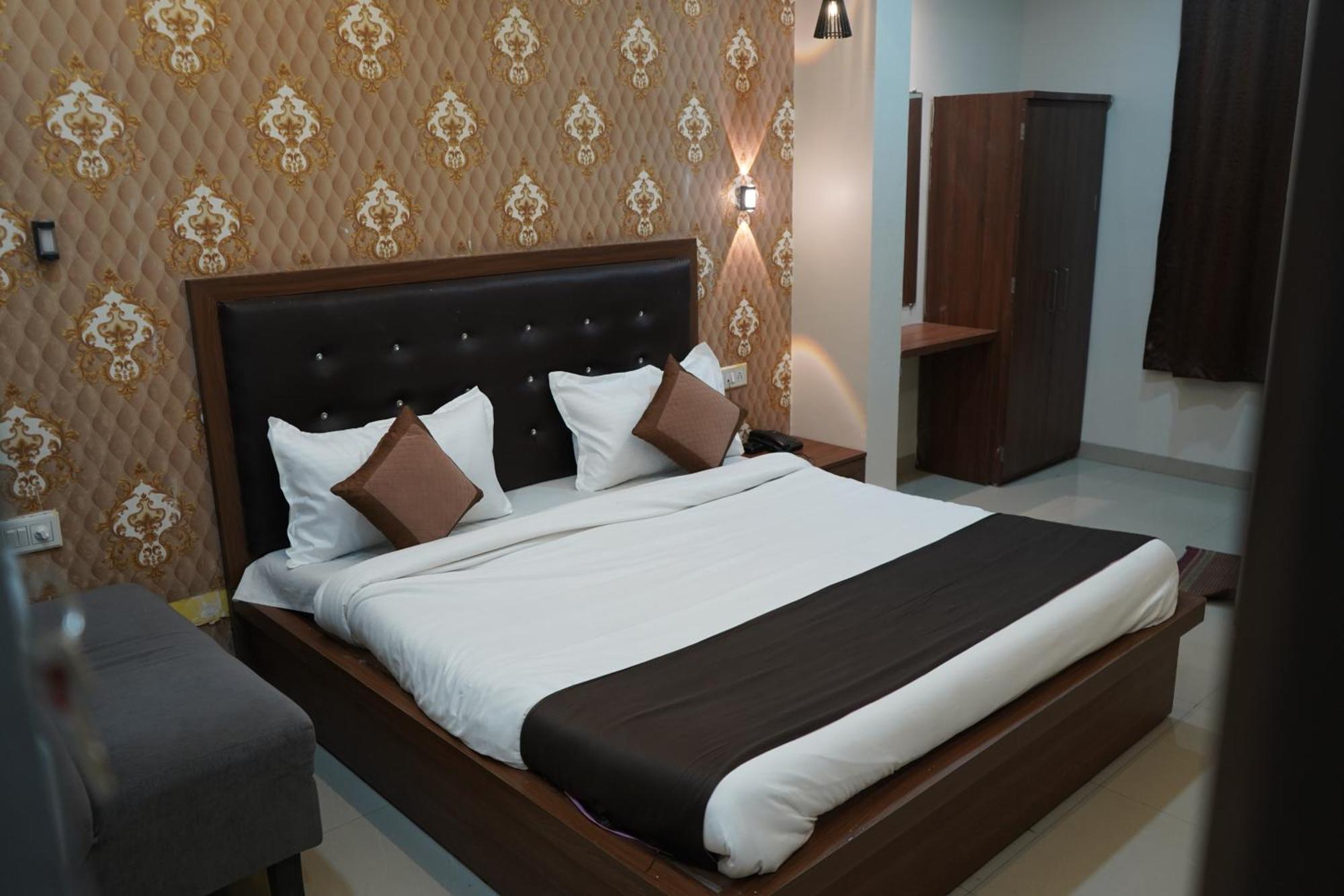 Hotel Shubhshree 3*