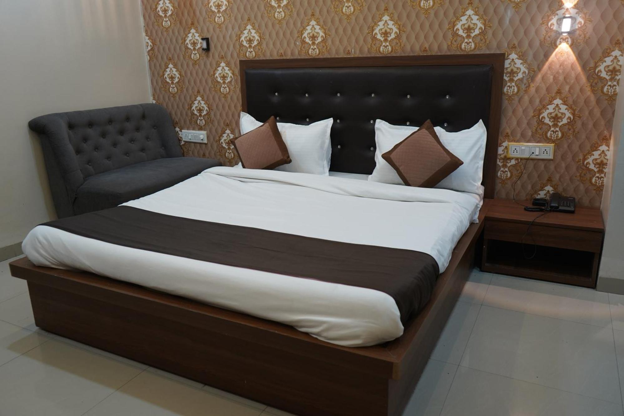 Hotel Shubhshree 3*