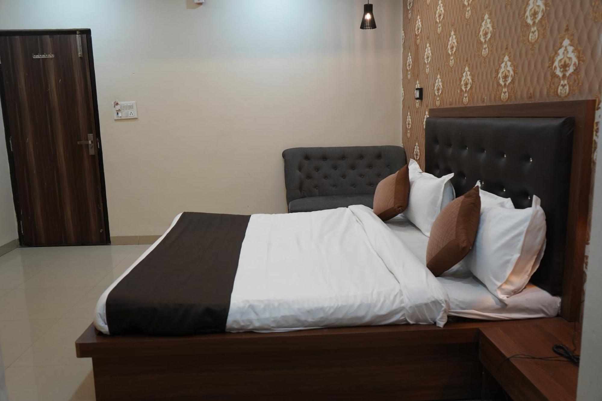 Shubhshree Hotel 3*